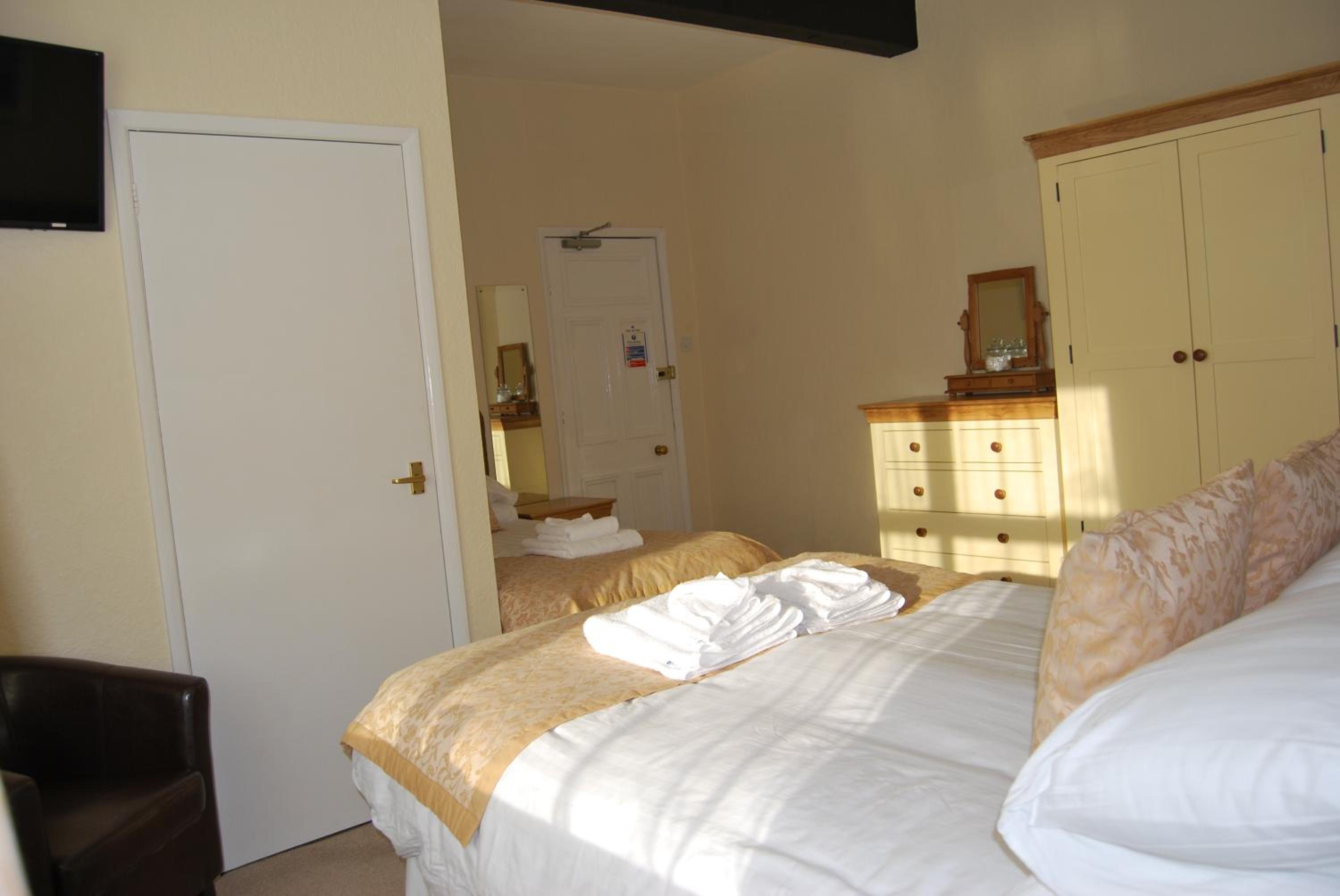 Triple Room with Bath photo 2