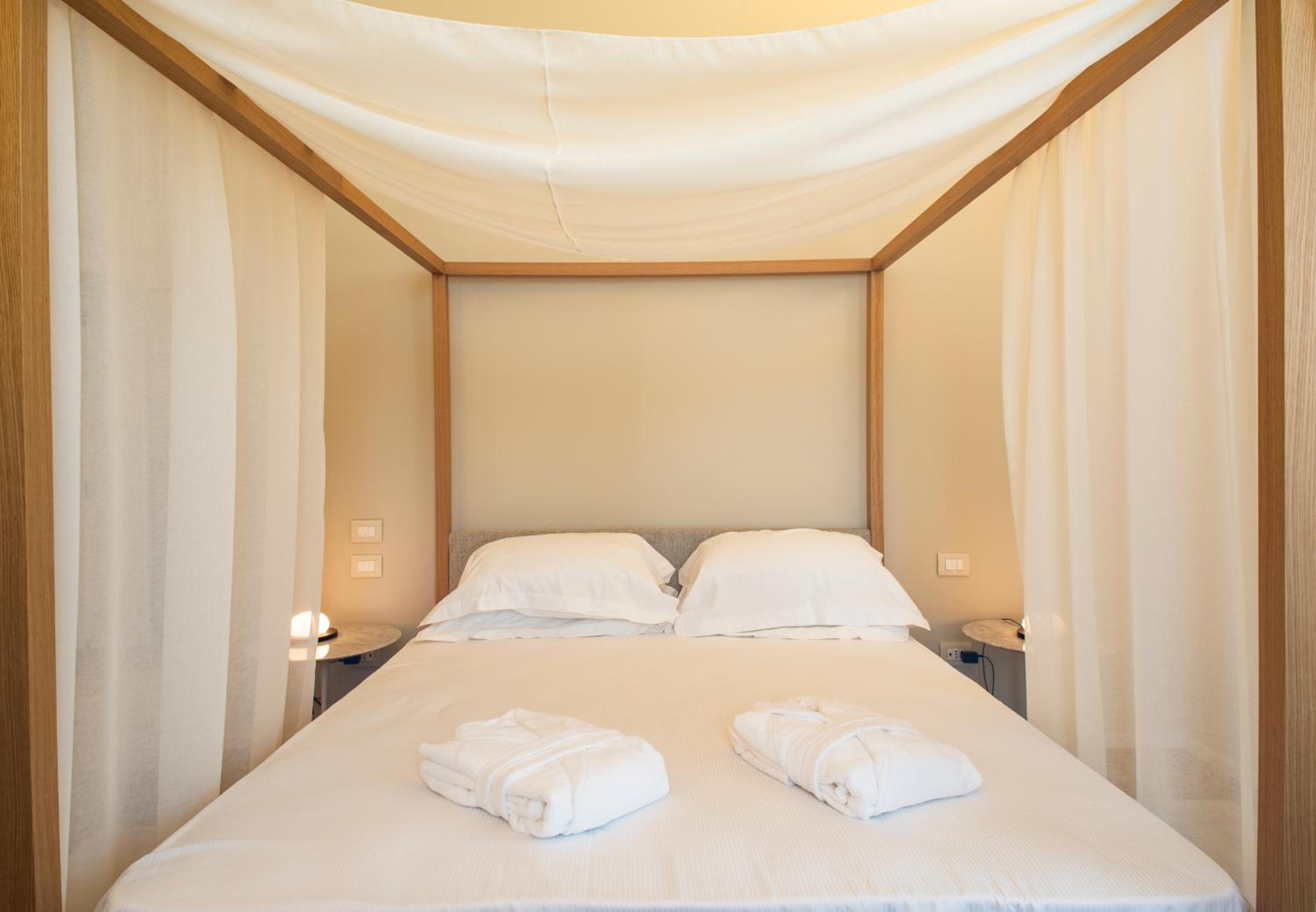 Deluxe King Room photo 3