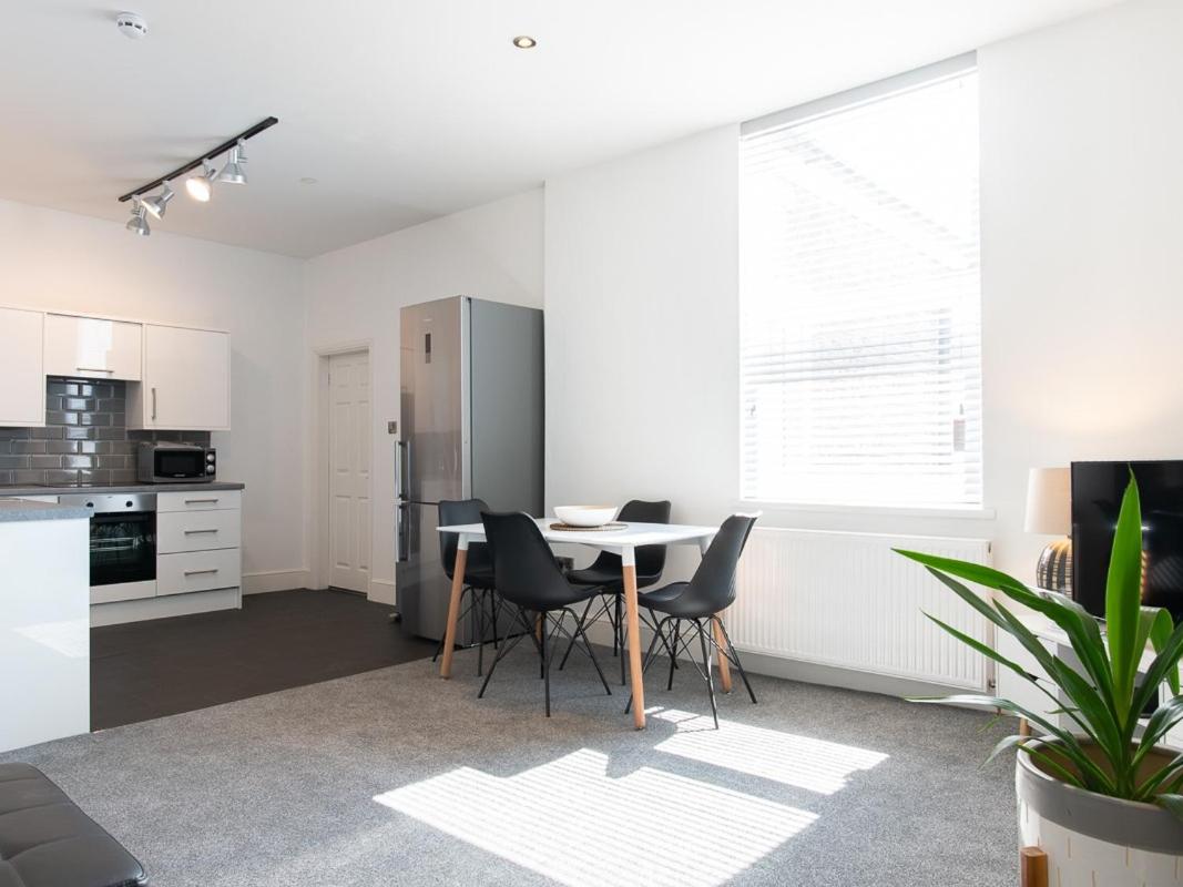 Three-Bedroom Apartment photo 2