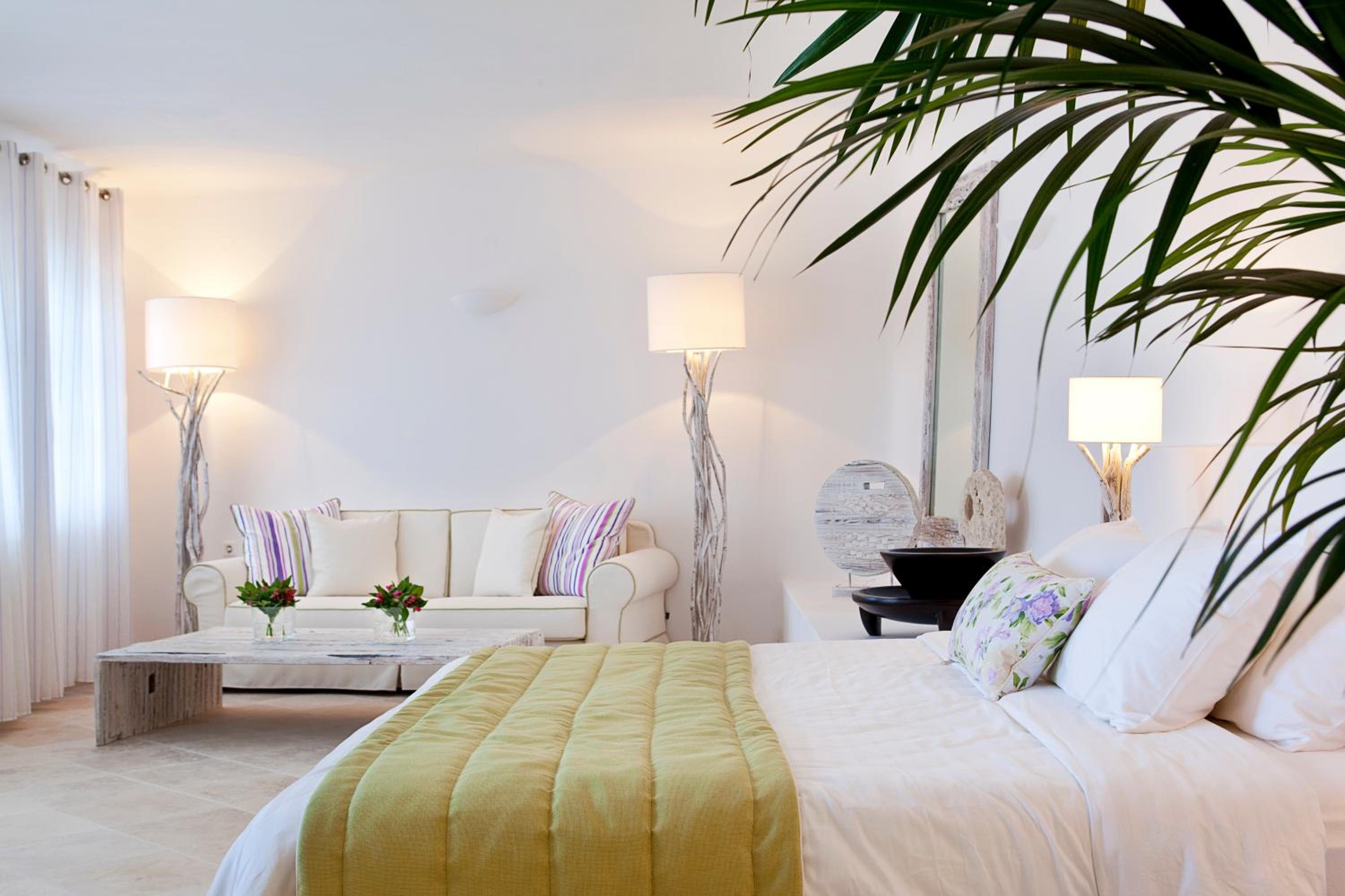 Honeymoon Suite with Sea View and Hot Tub - Photo 10