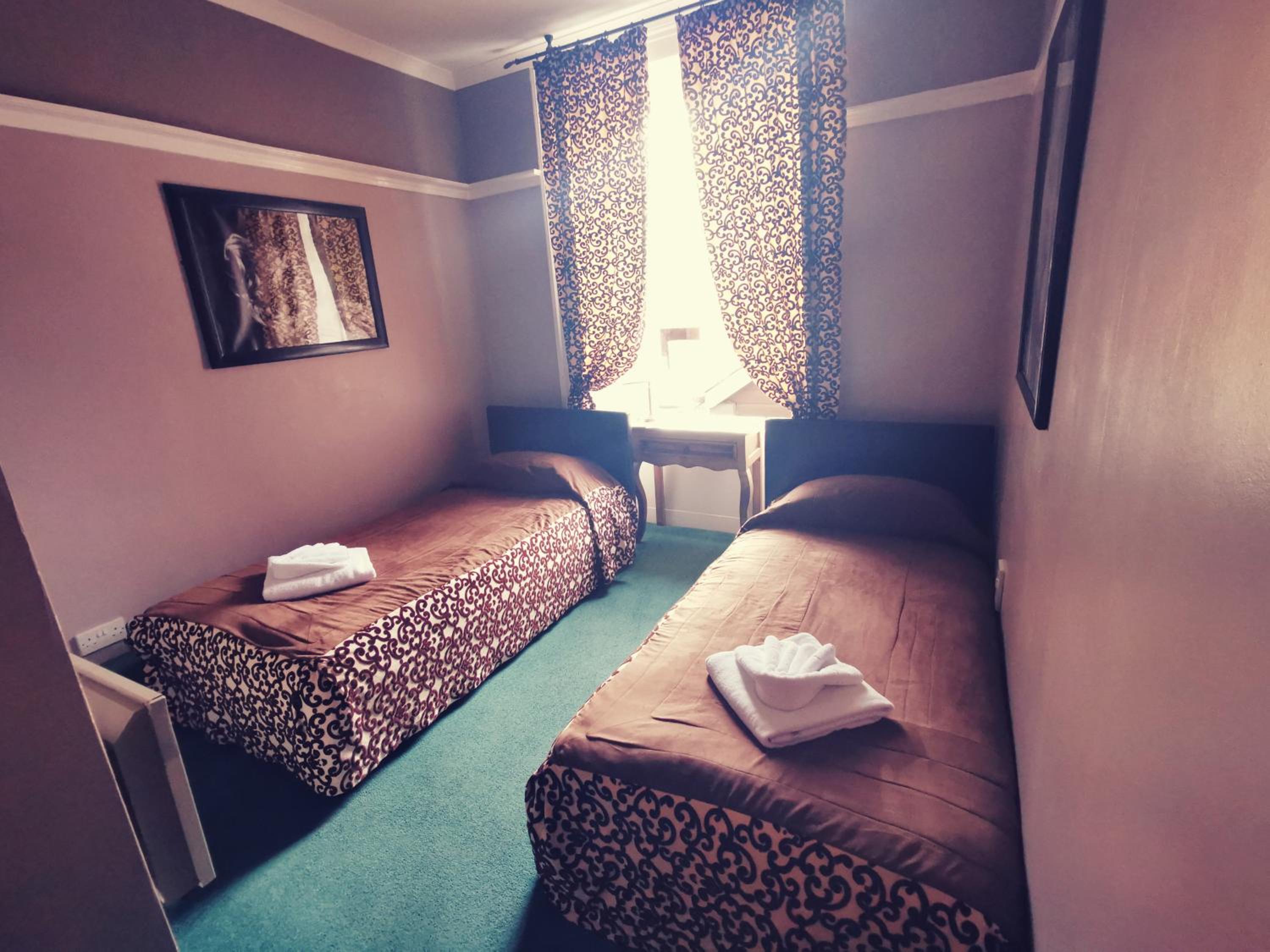 Standard Twin Room photo 3