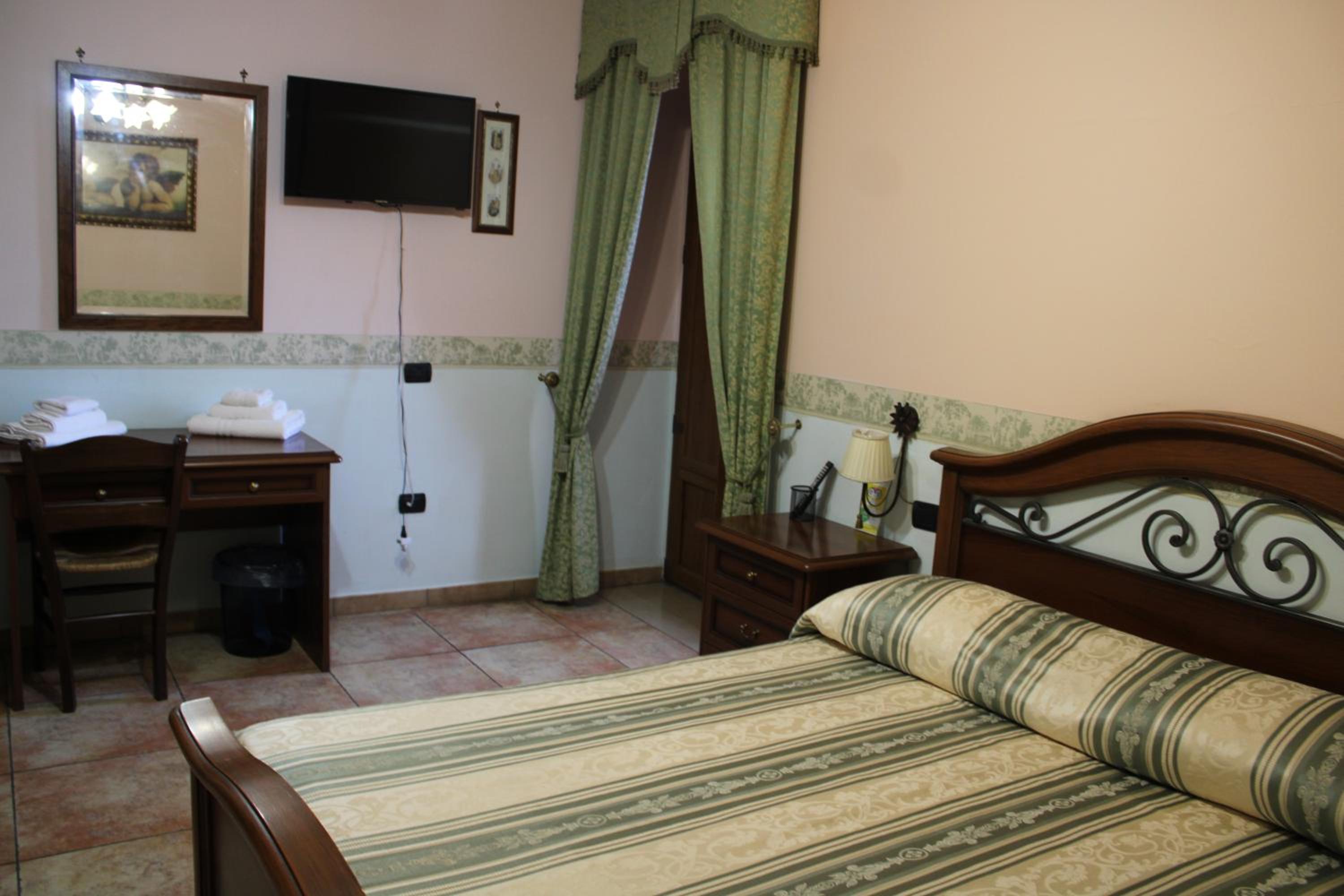 Double Room - Photo 1
