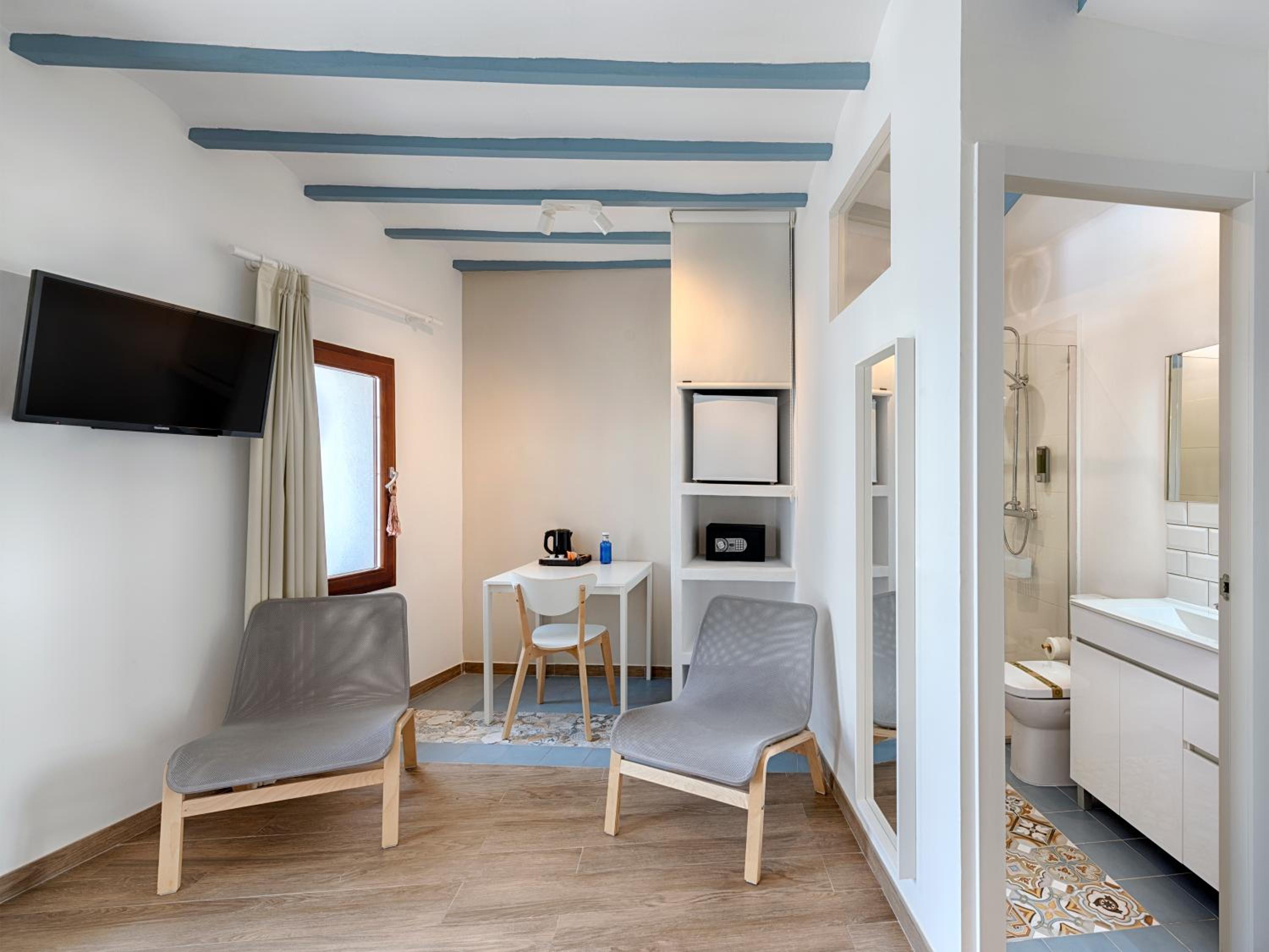 Double or Twin Room - Photo 1