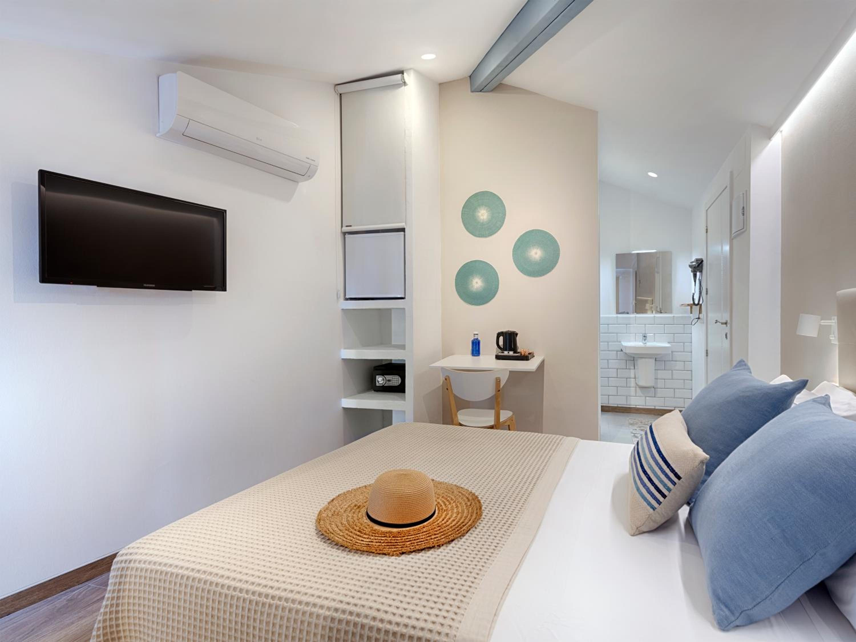 Double Room - Photo 3