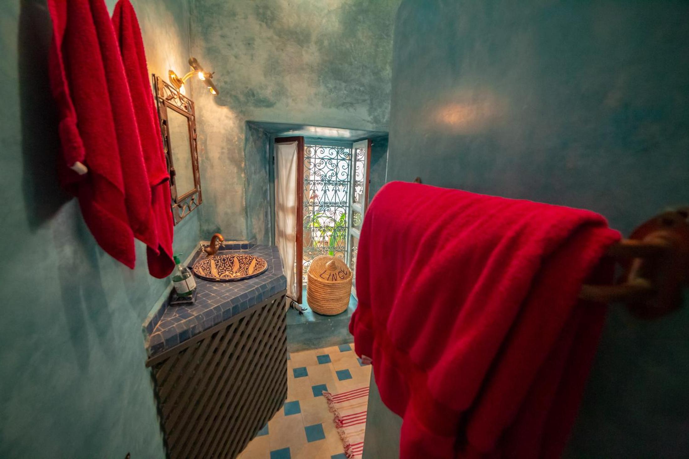 Standard Twin Room - Photo 7