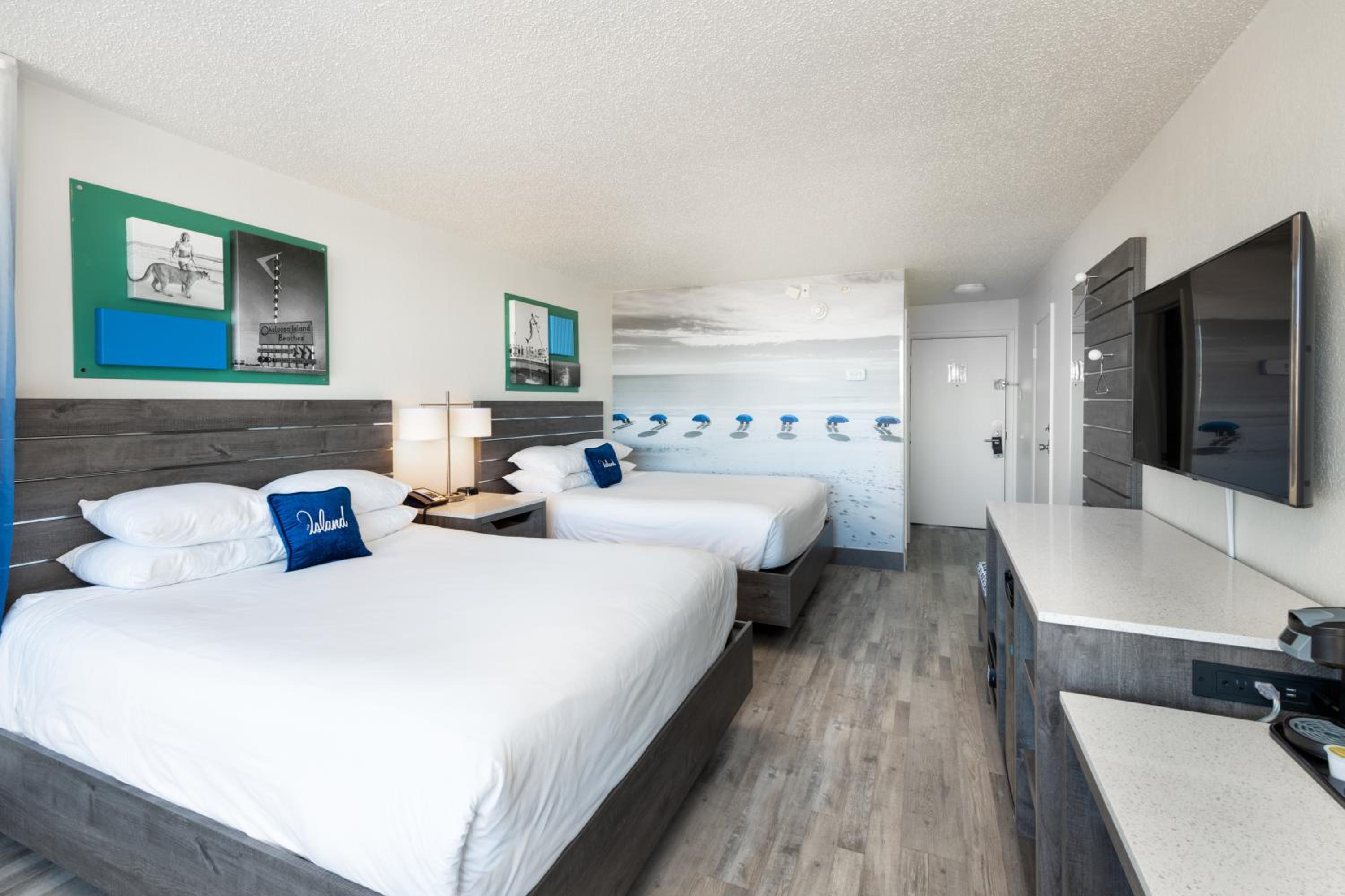 Pool View Suite with Two Queen Beds photo 1