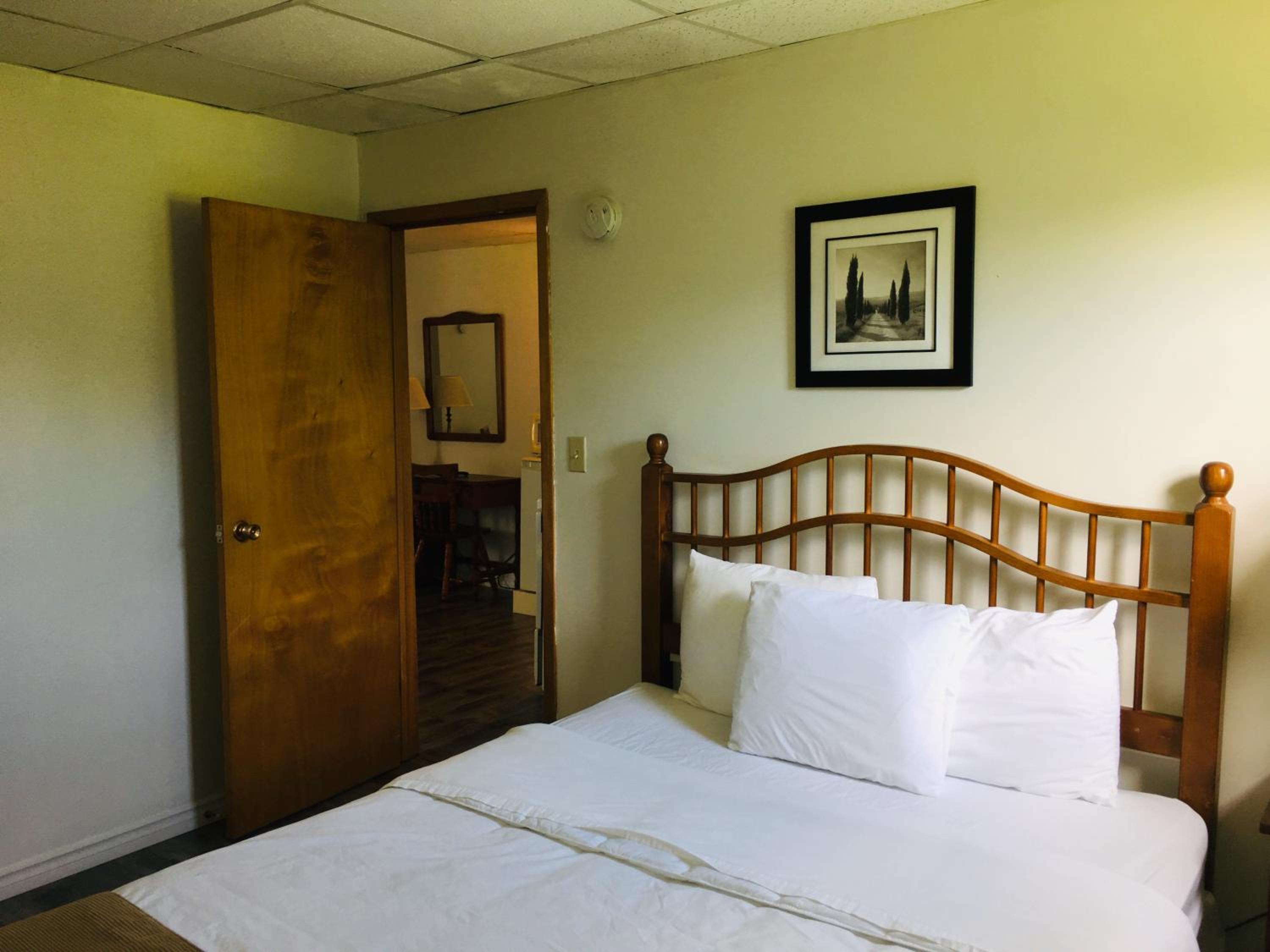 Two-Bedroom Suite - Photo 10