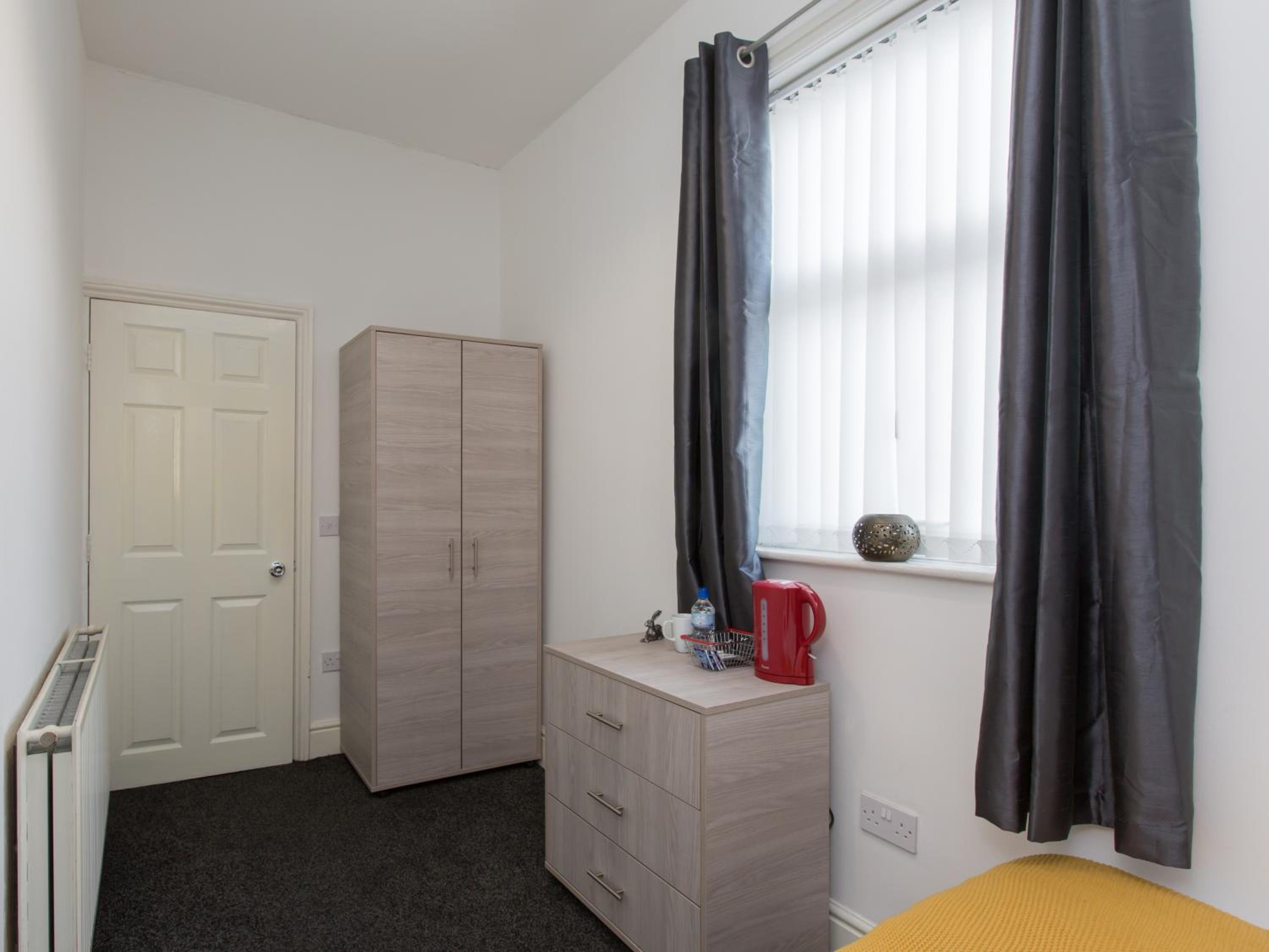 Double Room with Shared Bathroom photo 1