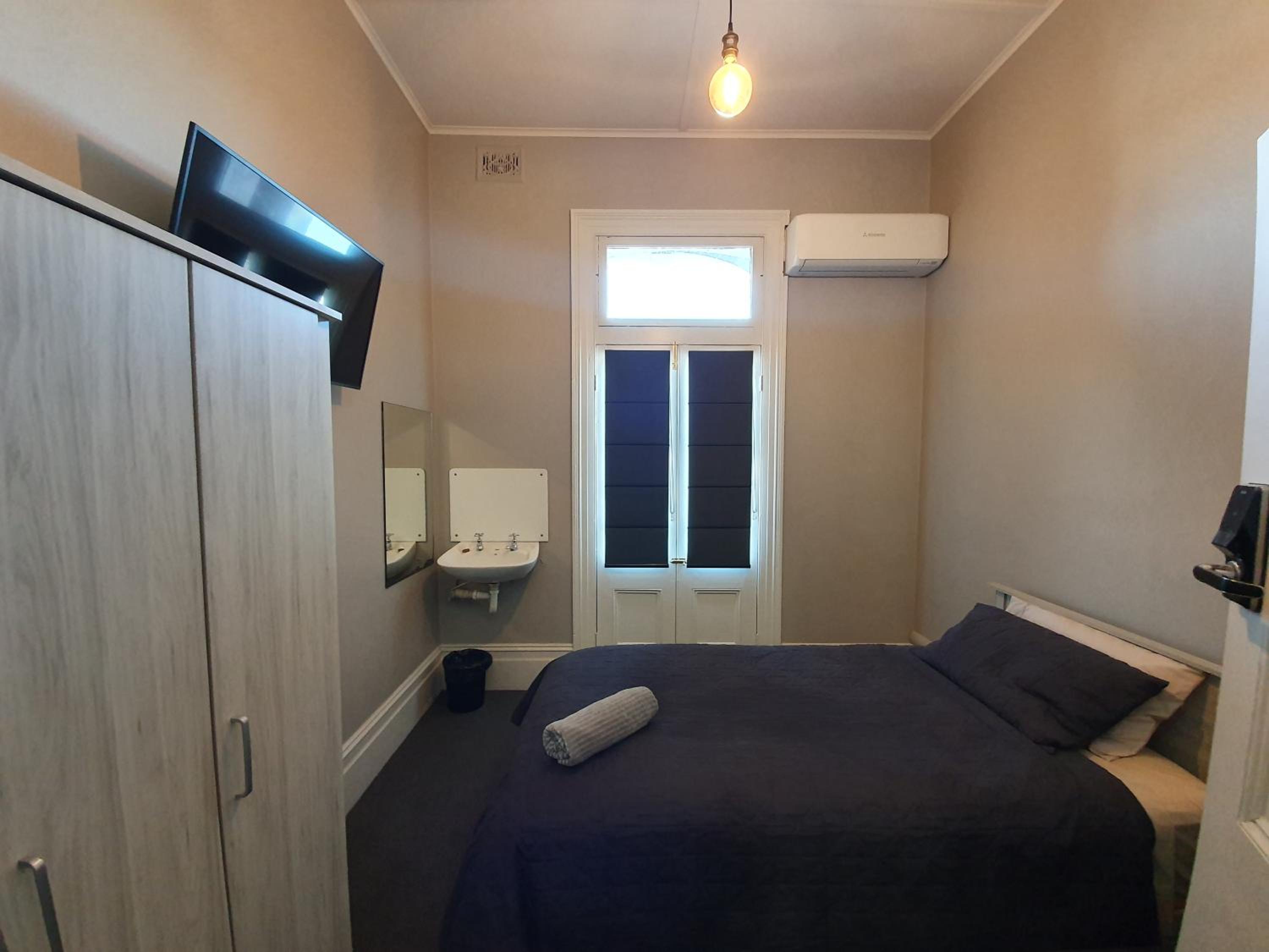 Single Room photo 2