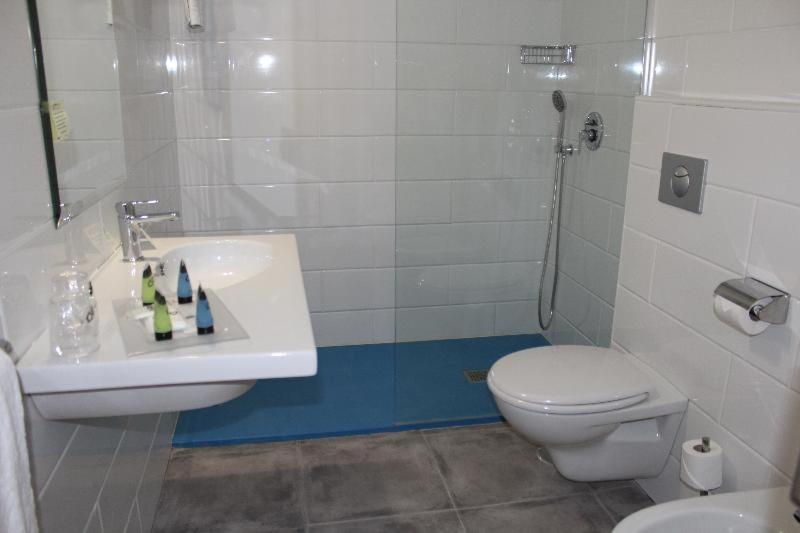 Habitación #225364044