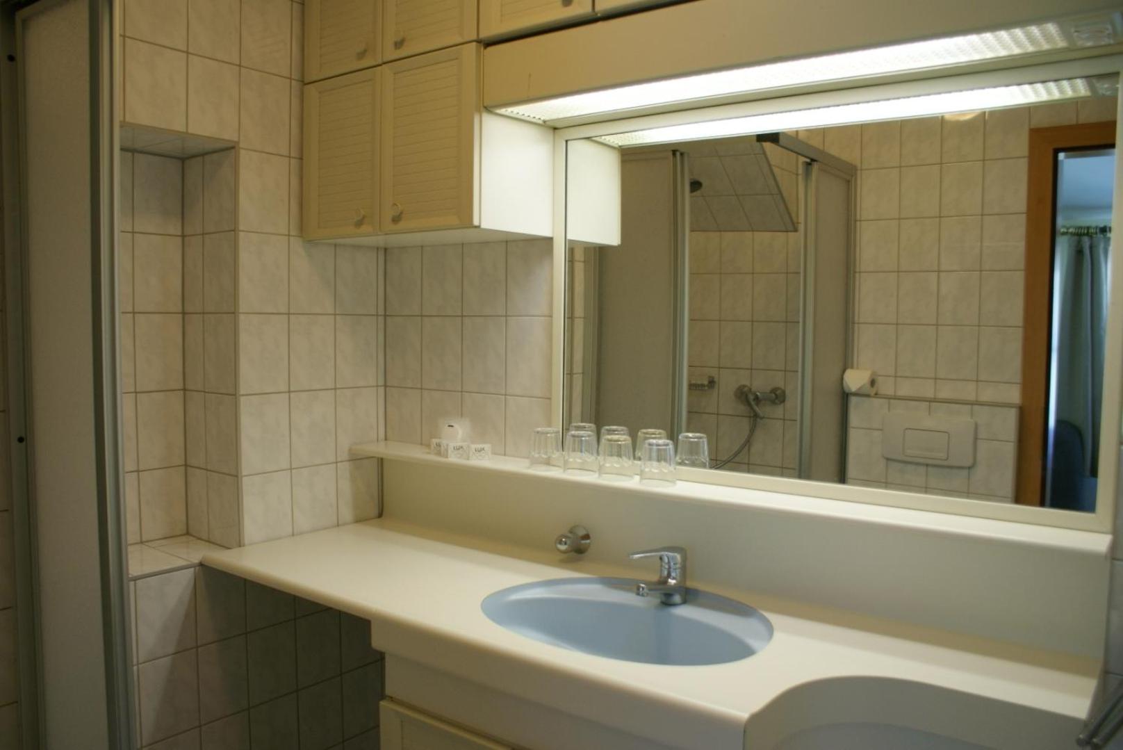 One-Bedroom Apartment (4 Adults) photo 2