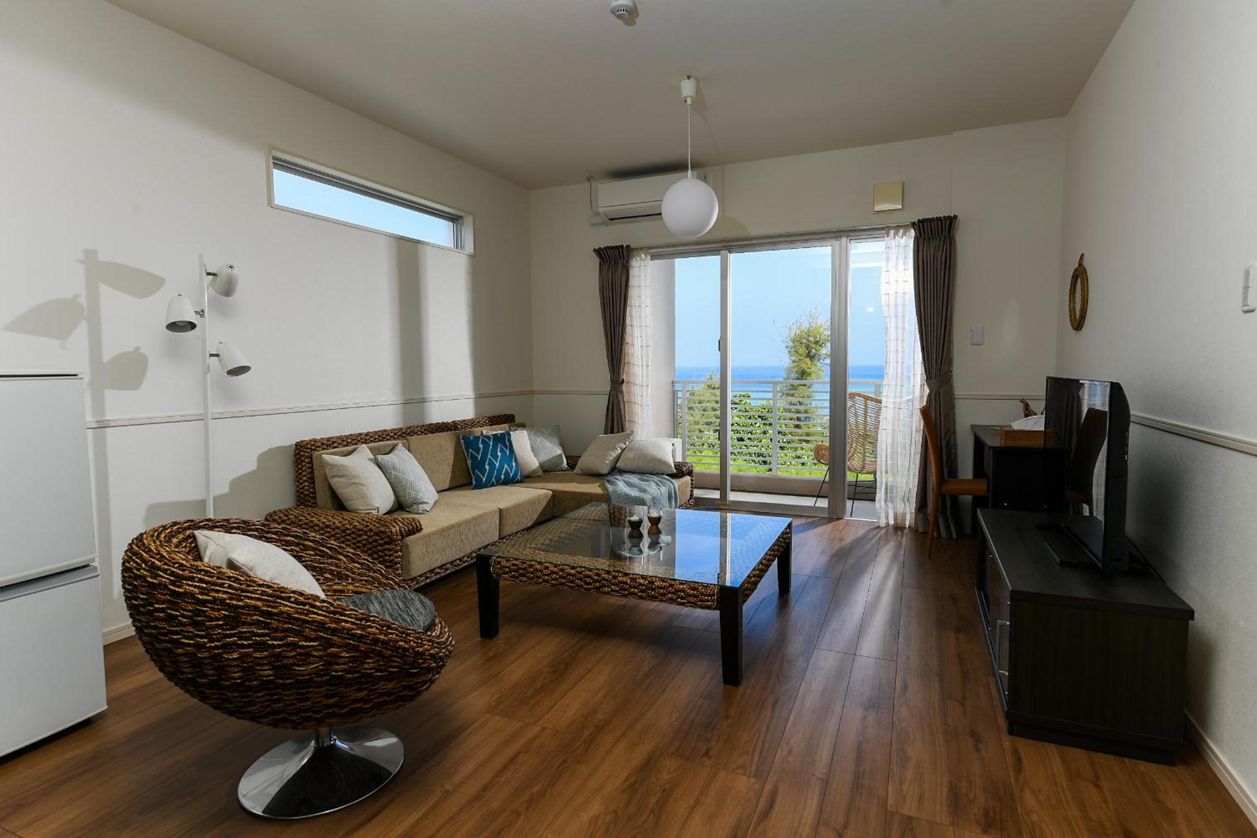 Deluxe Room with Sea View (Private Jacuzzi, Washing Machine) - Photo 1