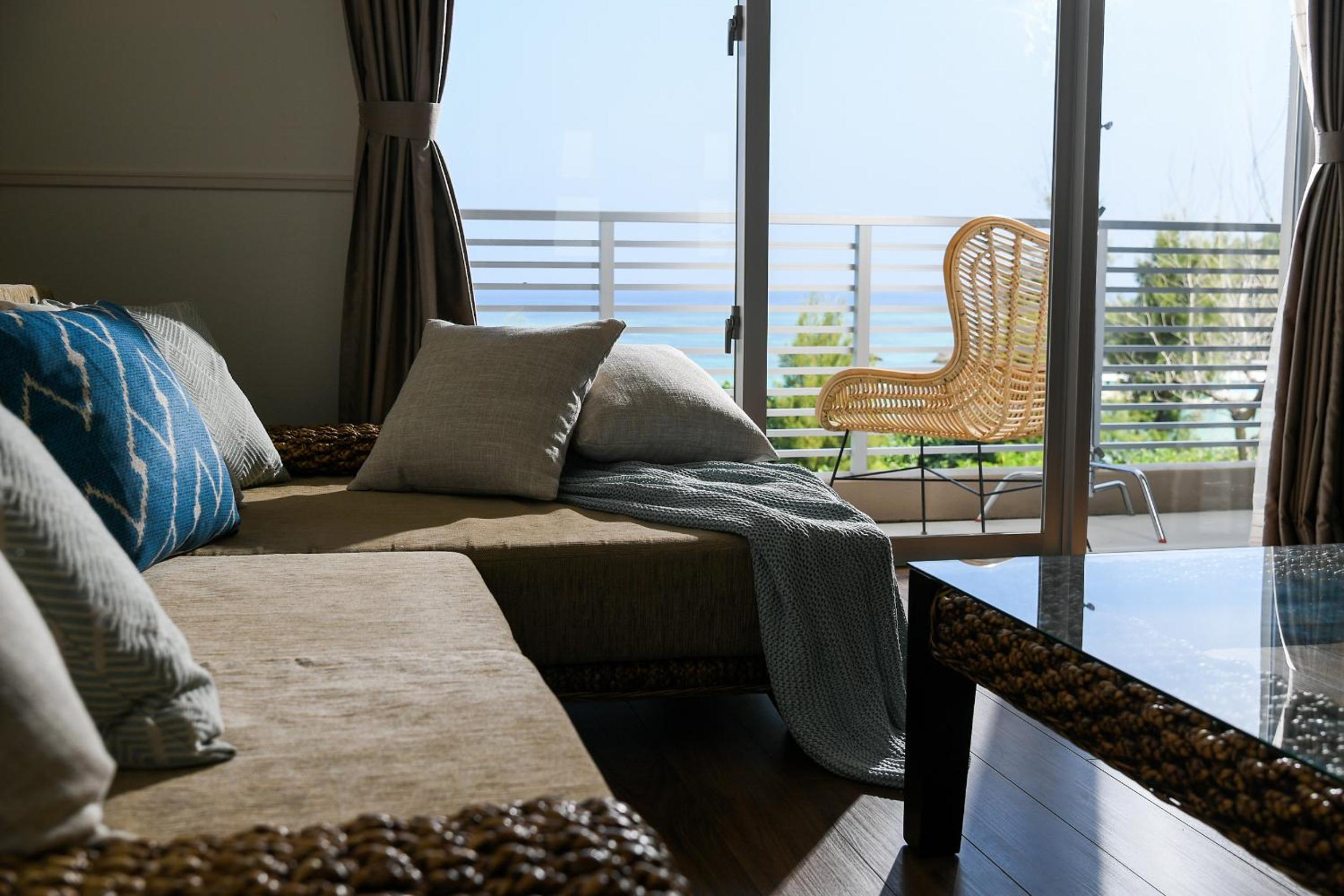 Deluxe Room with Sea View (Private Jacuzzi, Washing Machine) - Photo 18
