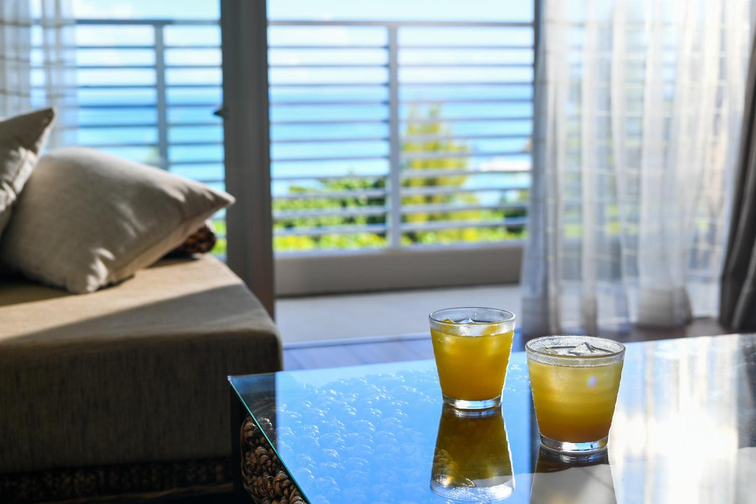 Deluxe Room with Sea View (Private Jacuzzi, Washing Machine) - Photo 11