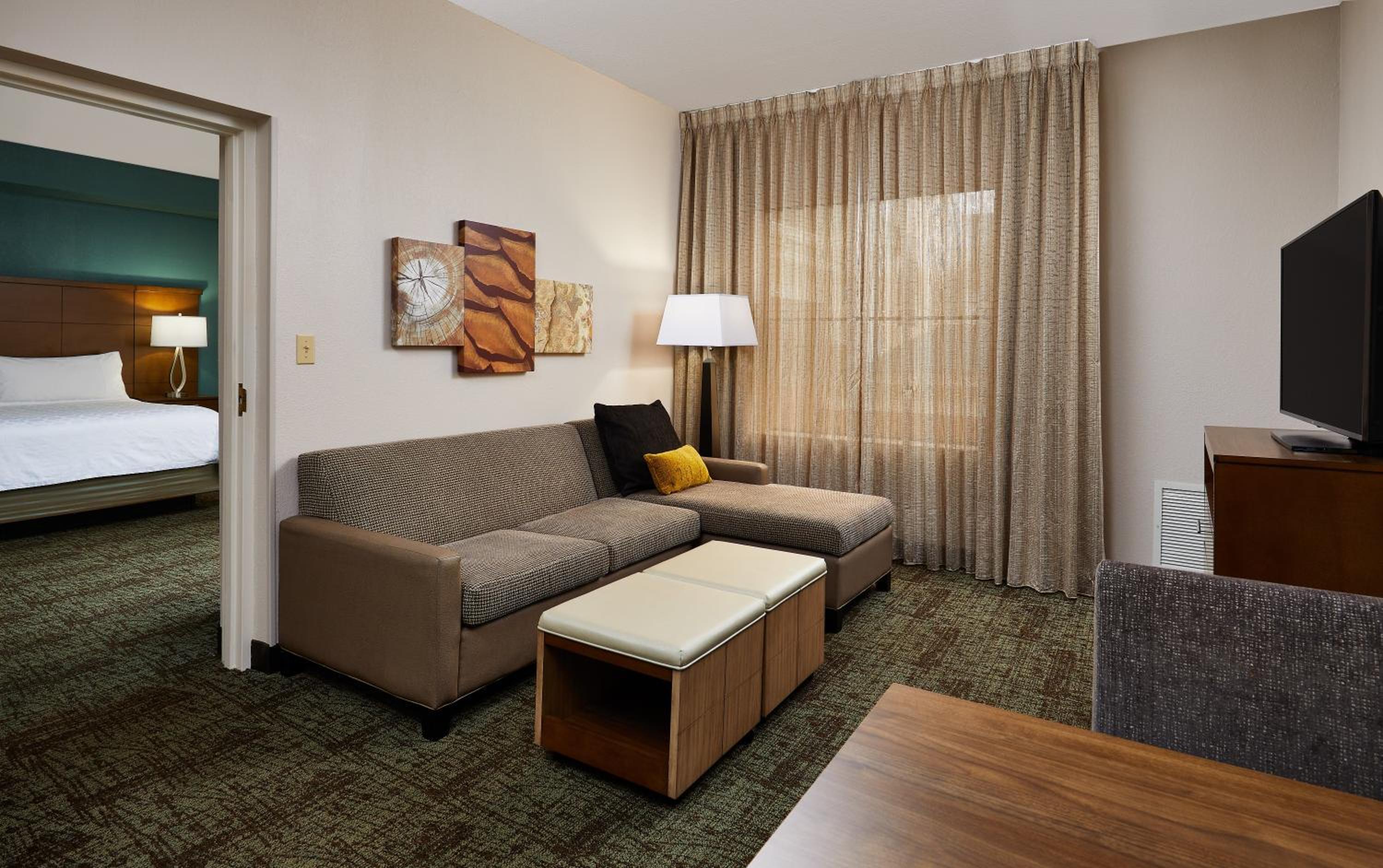 Two-Bedroom Suite thumbnail 5