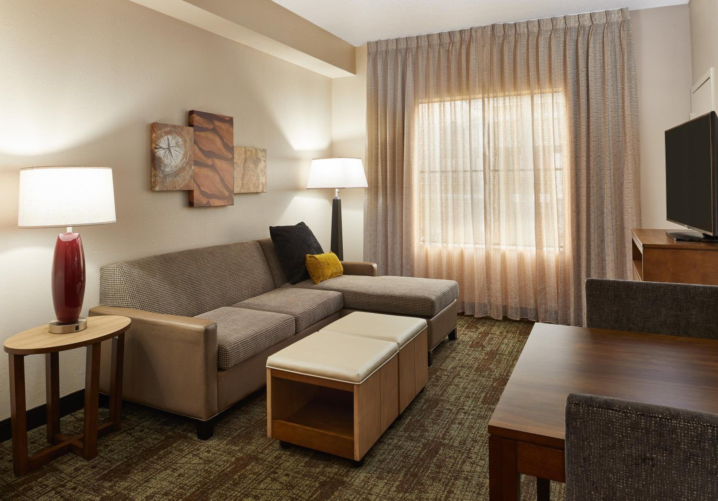 One-Bedroom King Suite with Sofa Bed thumbnail 6