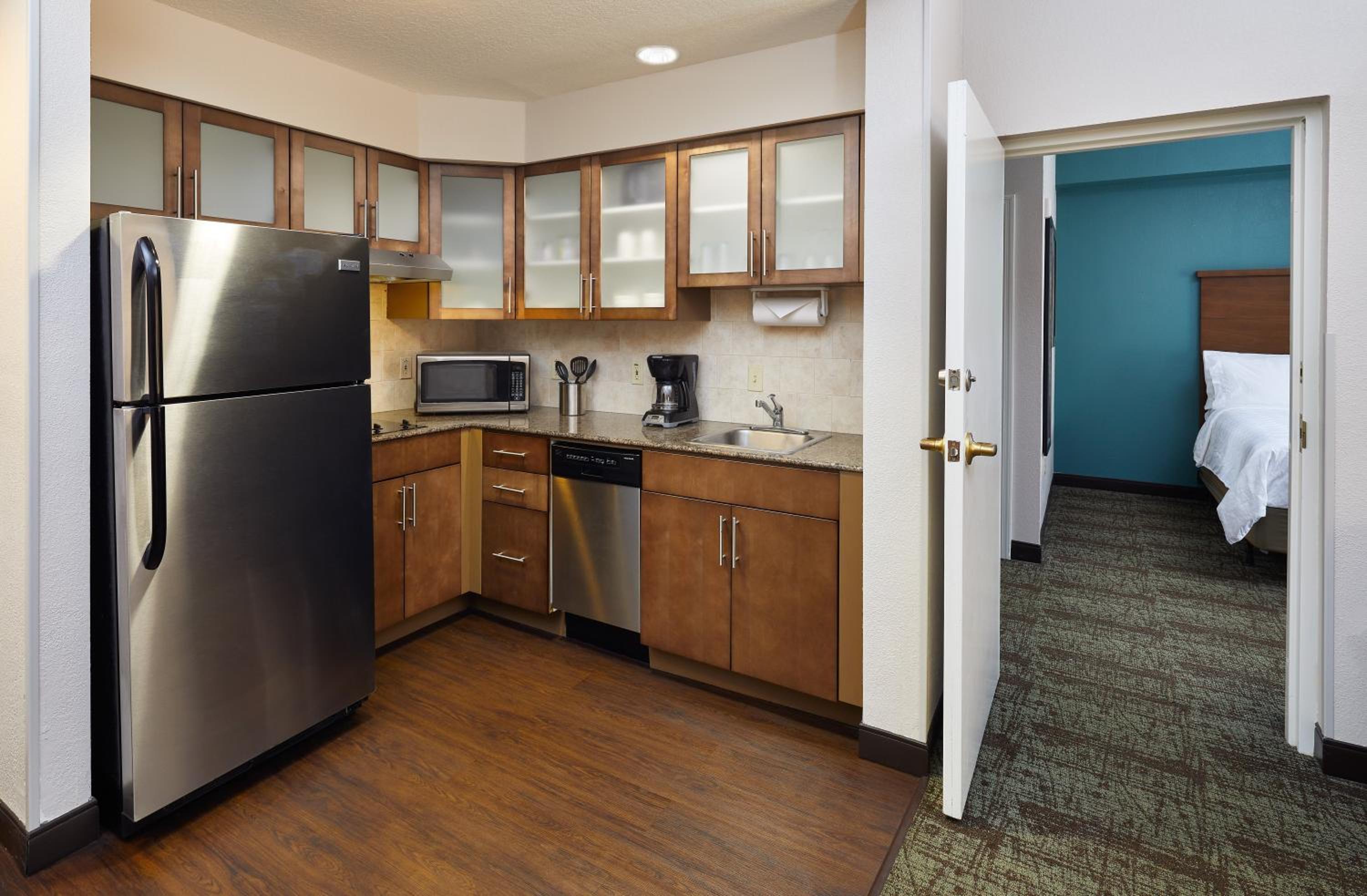 Queen Room with Two Queen Beds - Mobility Access Tub/Non-Smoking