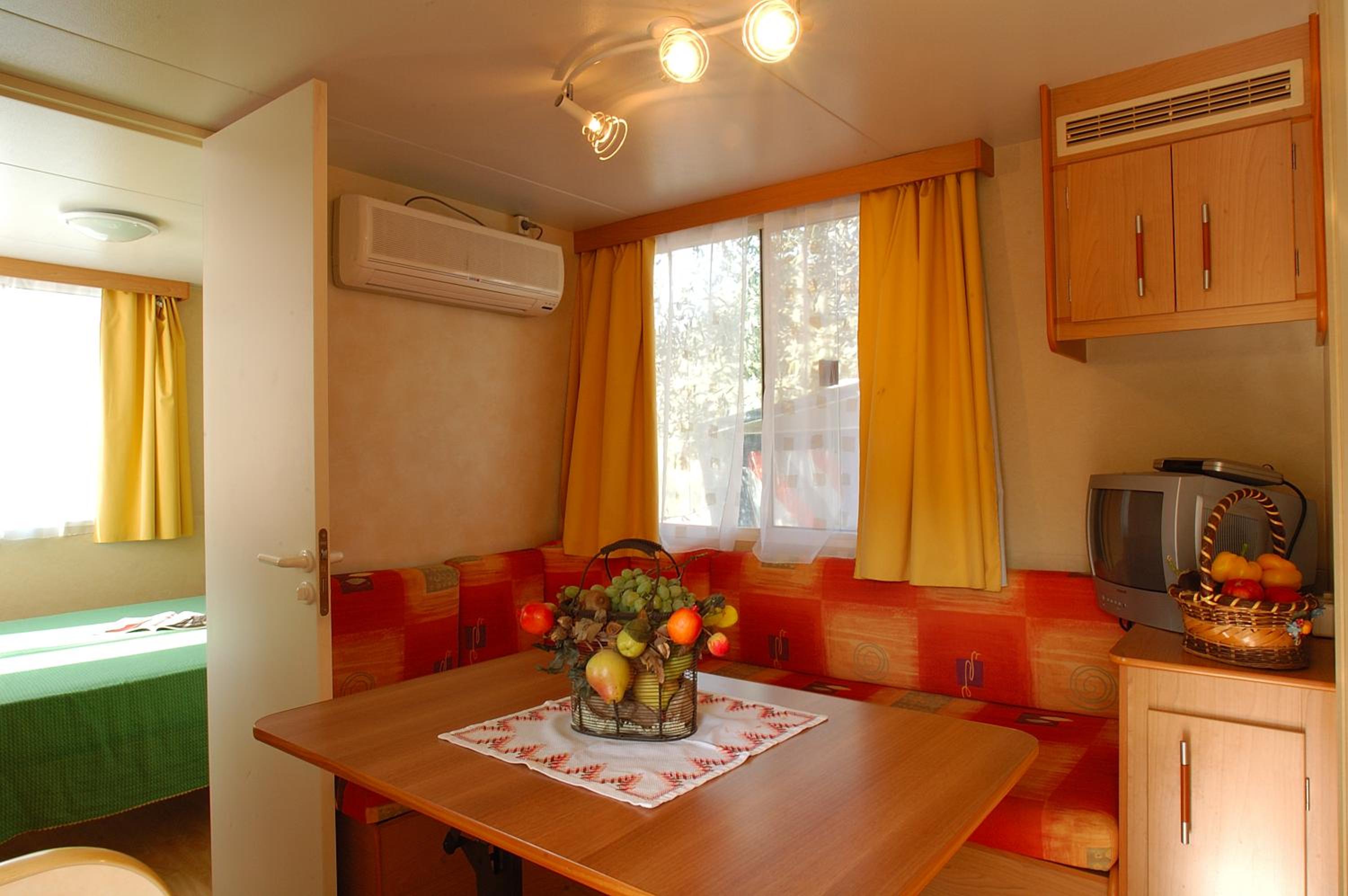 Mobile Home (4 Adults) photo 1