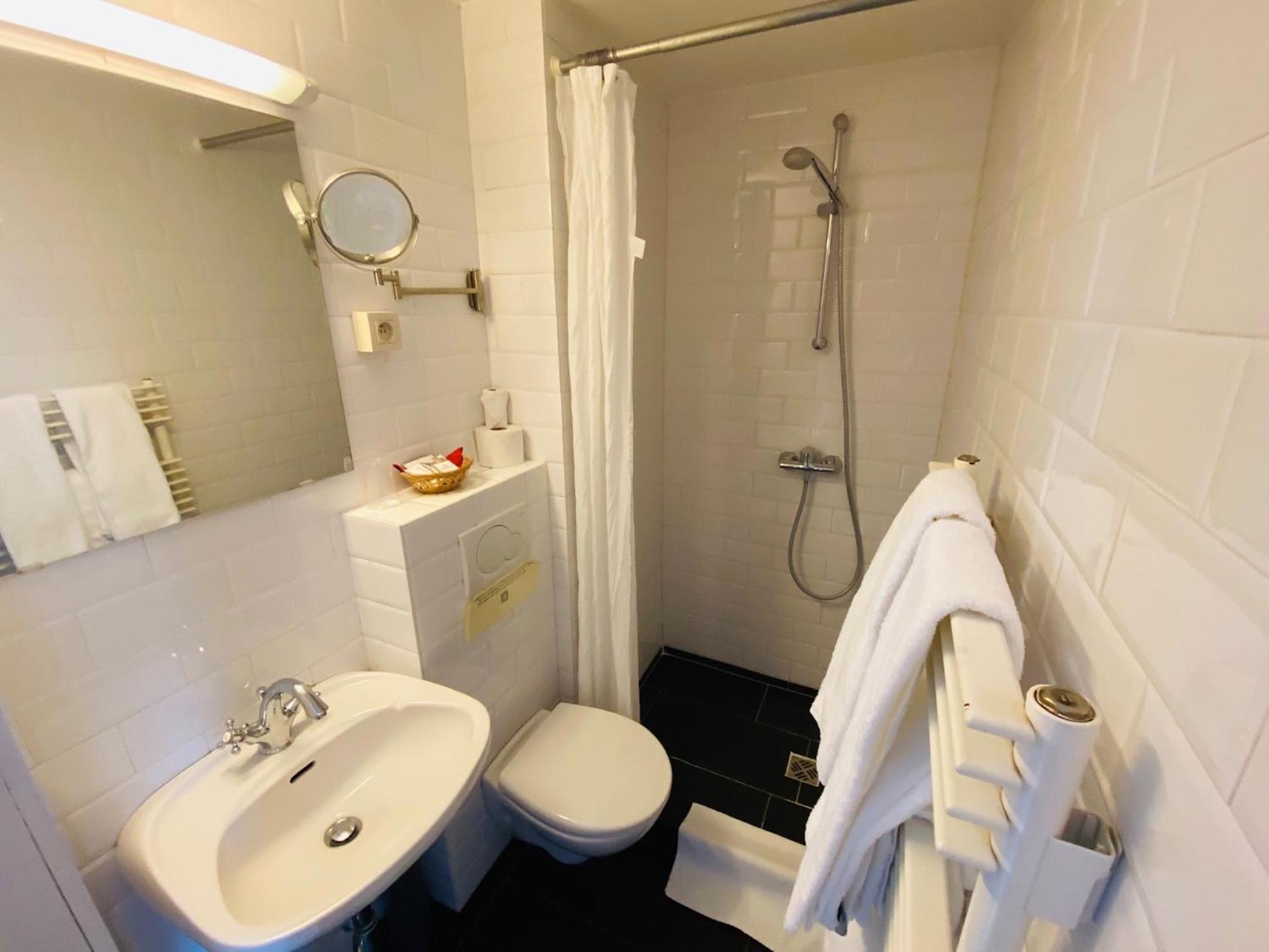 Budget Double Room photo 2
