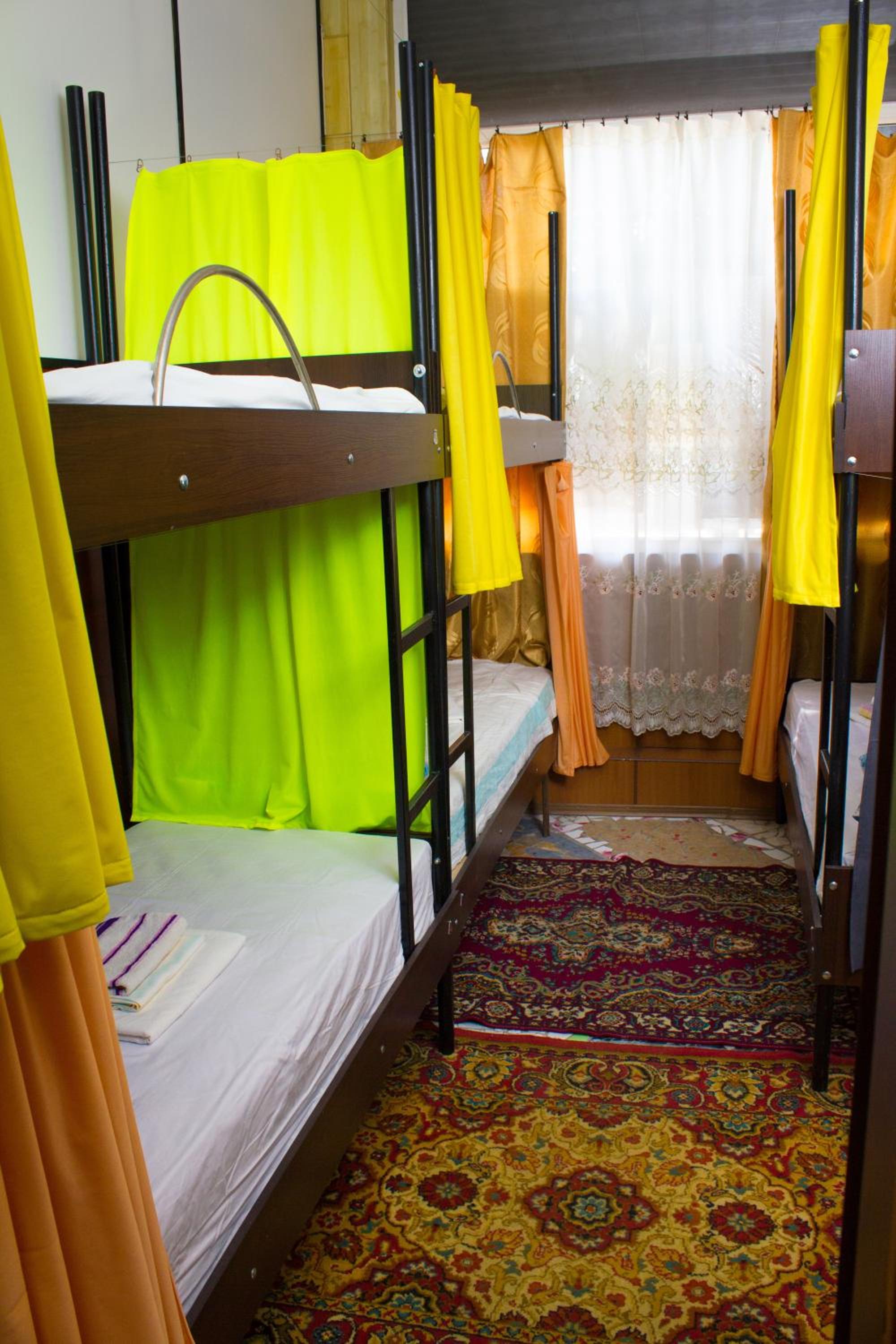 Bed in 6-Bed Dormitory Room photo 1