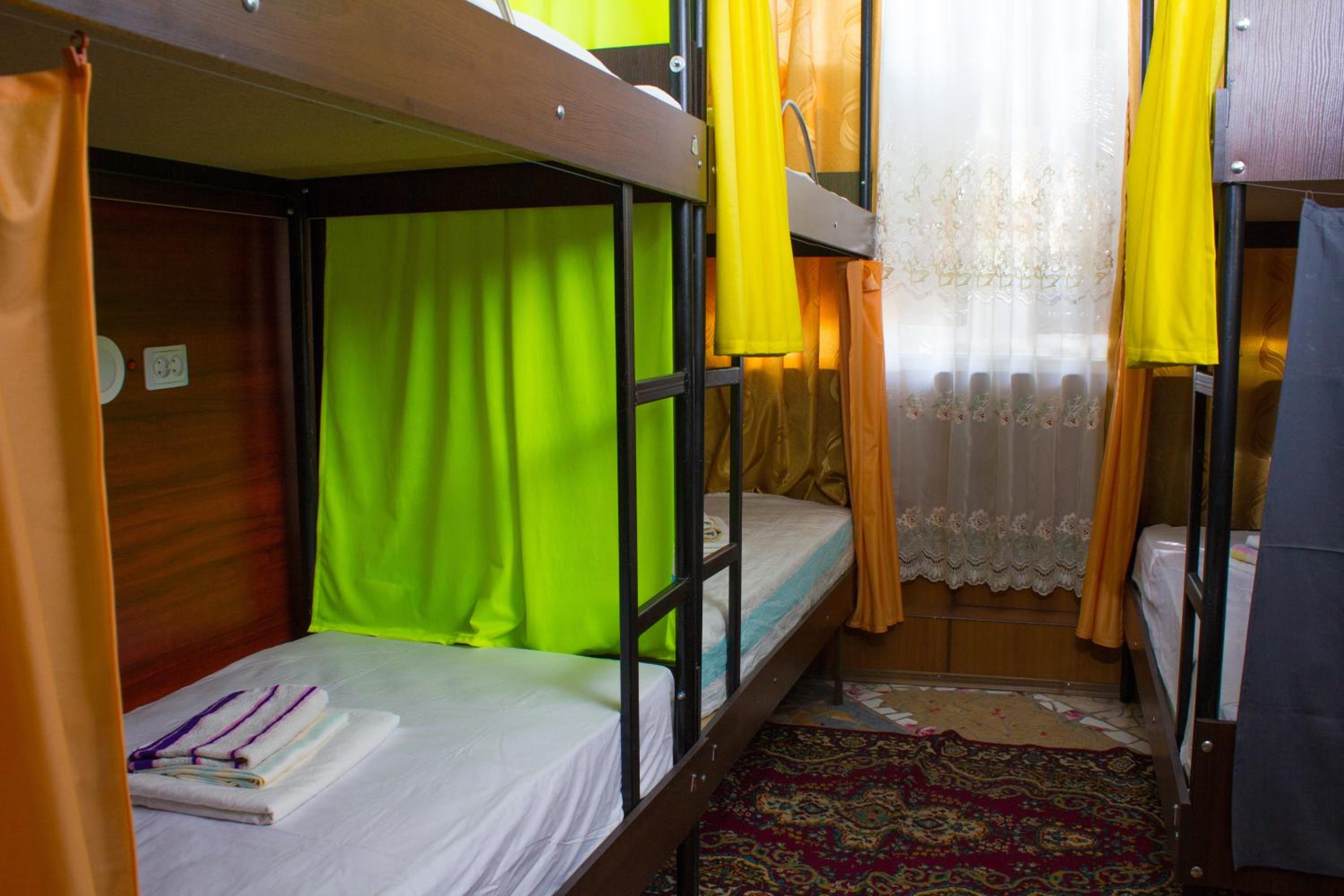Bed in 6-Bed Dormitory Room photo 2