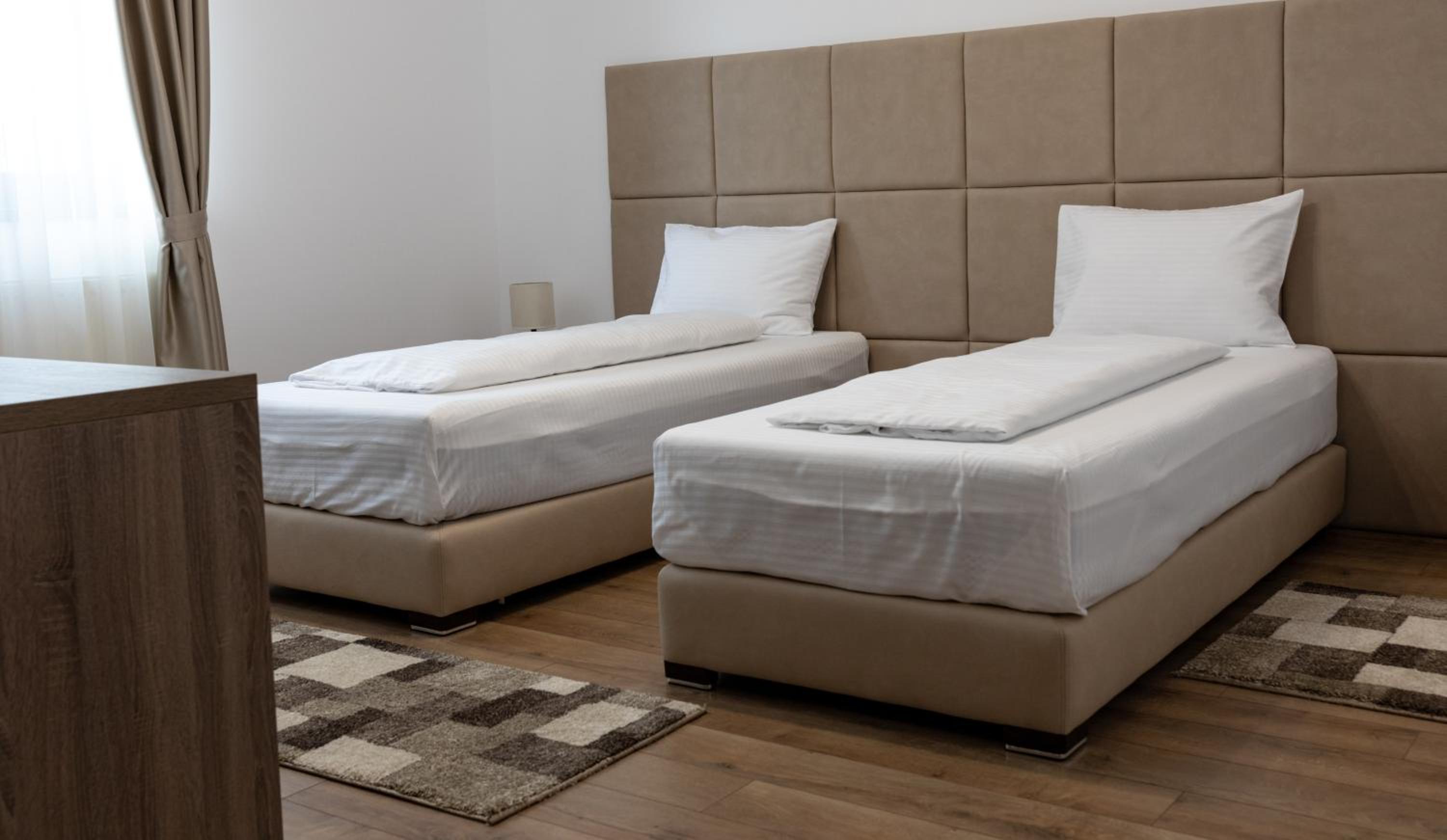 Deluxe Double or Twin Room - Photo 6