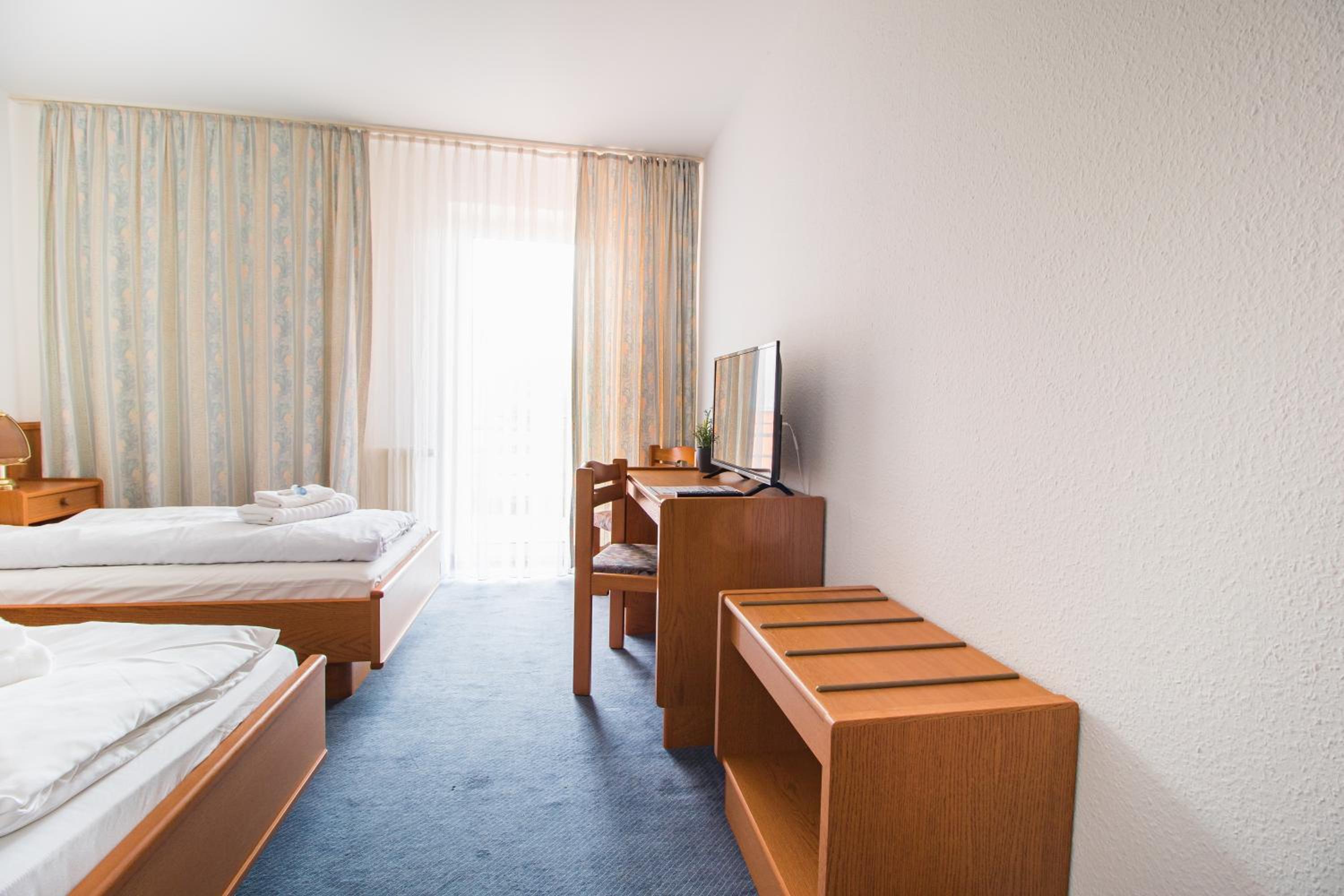 Twin Room with Balcony photo 2