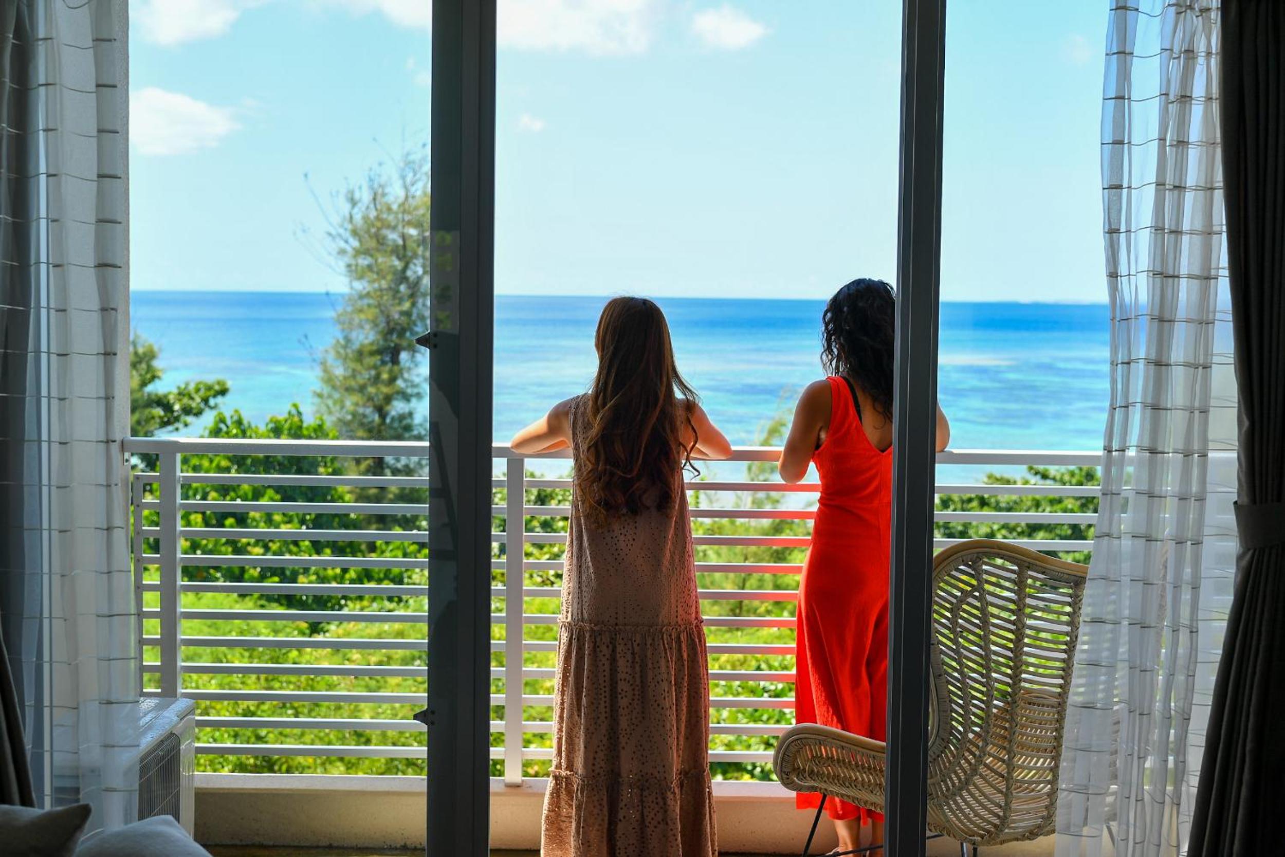 Standard Room with Sea View (Private Jacuzzi, Washing Machine) - Photo 14