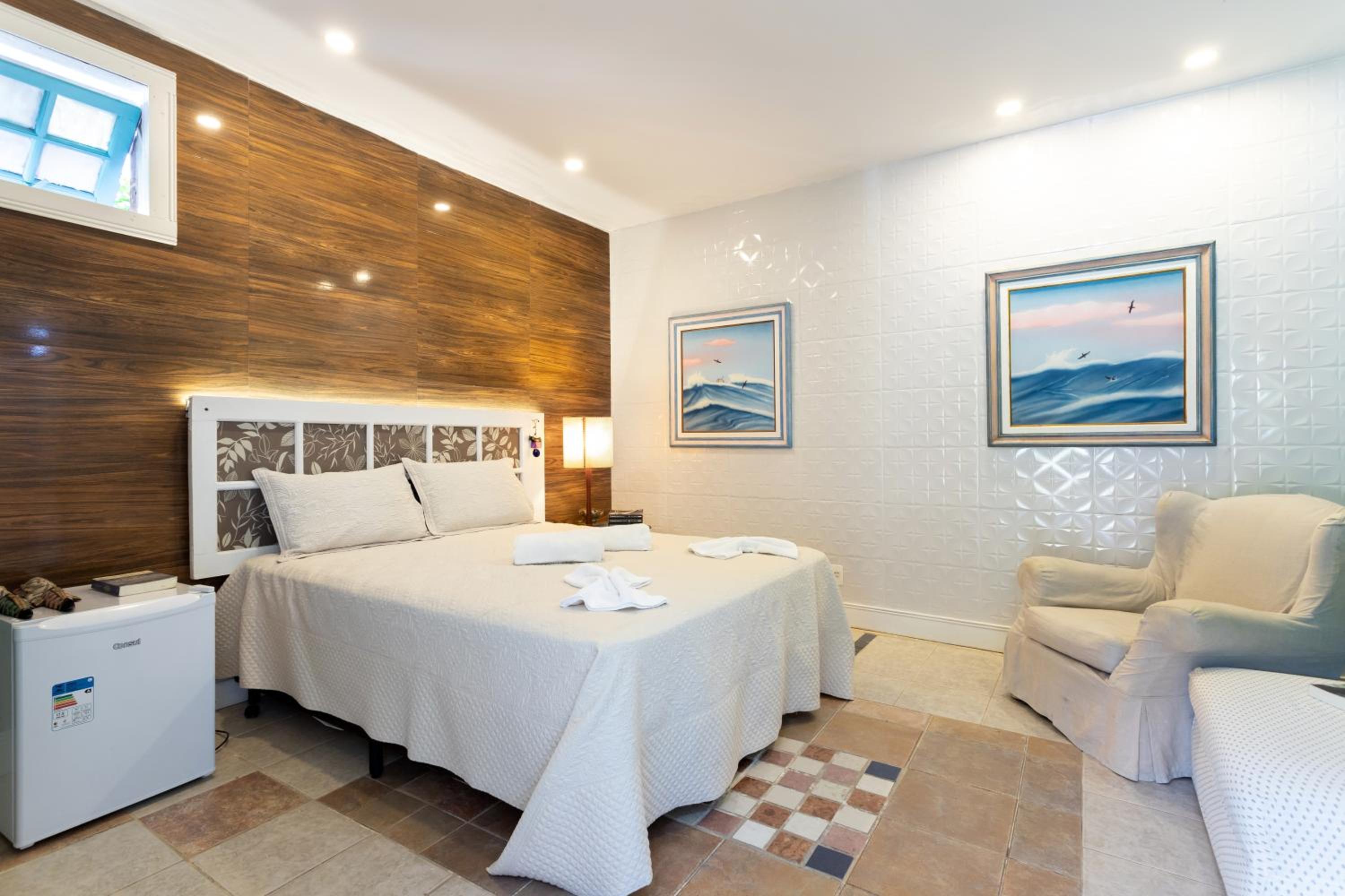 Queen Suite with Pool View photo 2