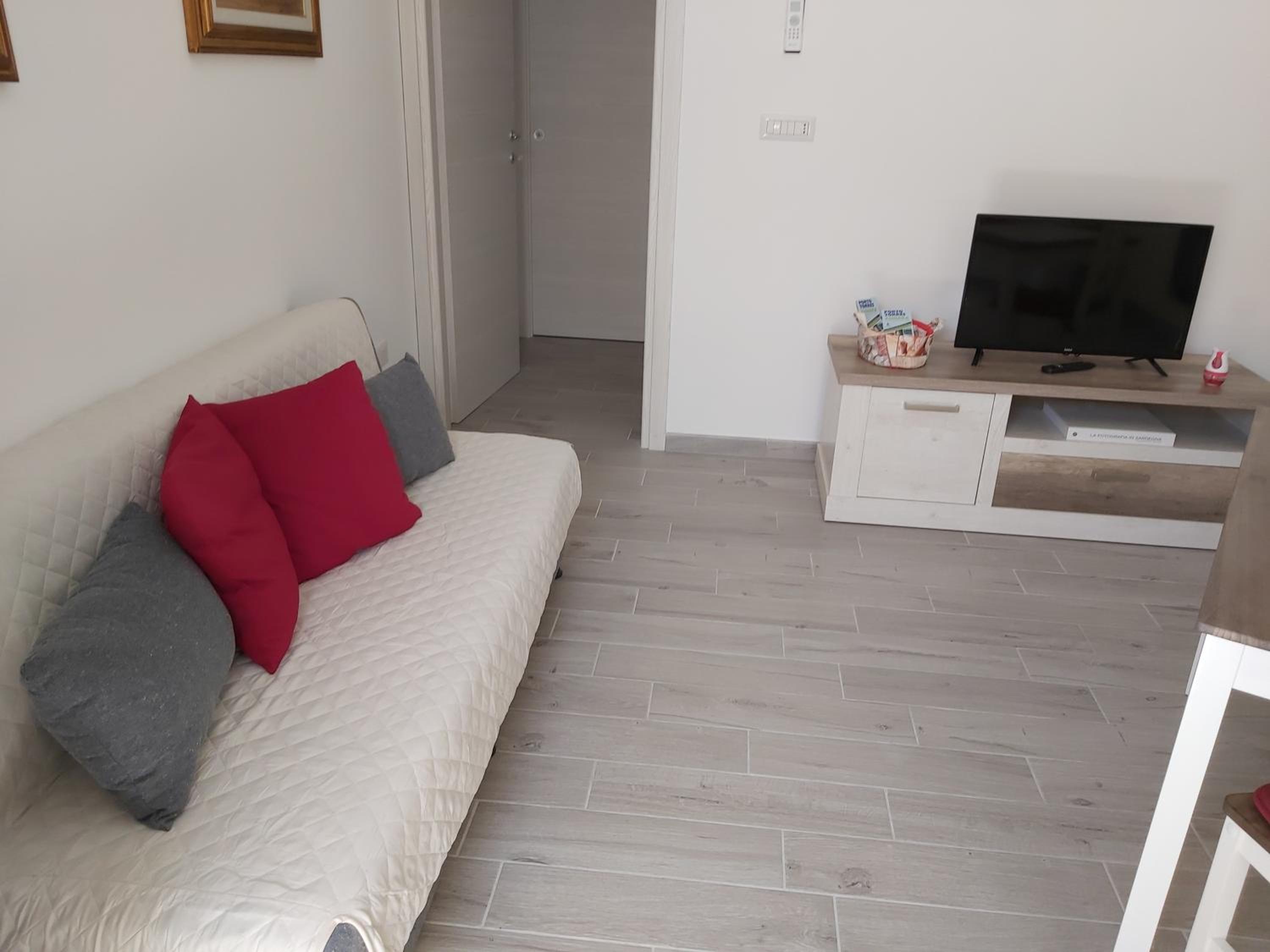 One-Bedroom Apartment - Photo 9