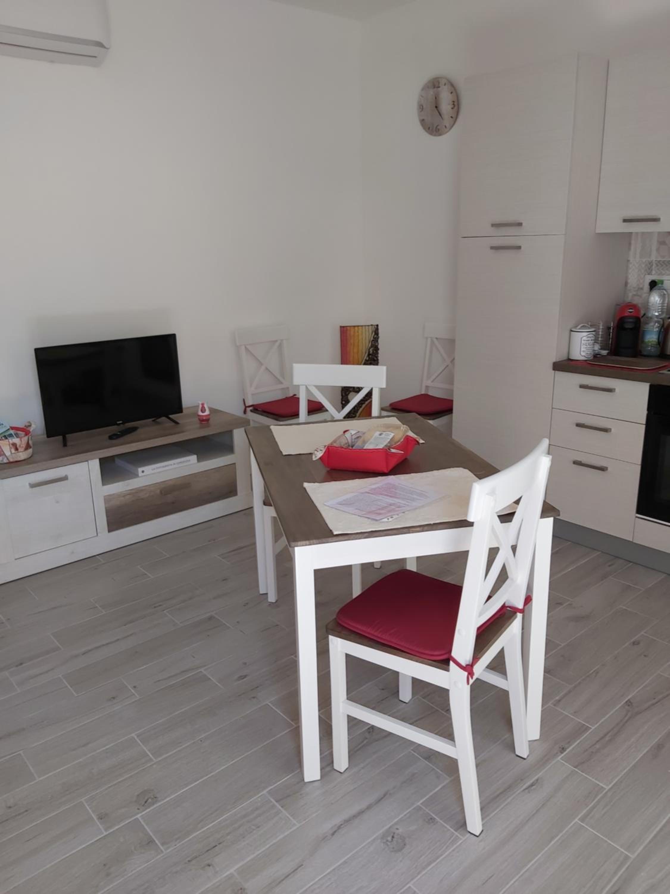 One-Bedroom Apartment - Photo 17