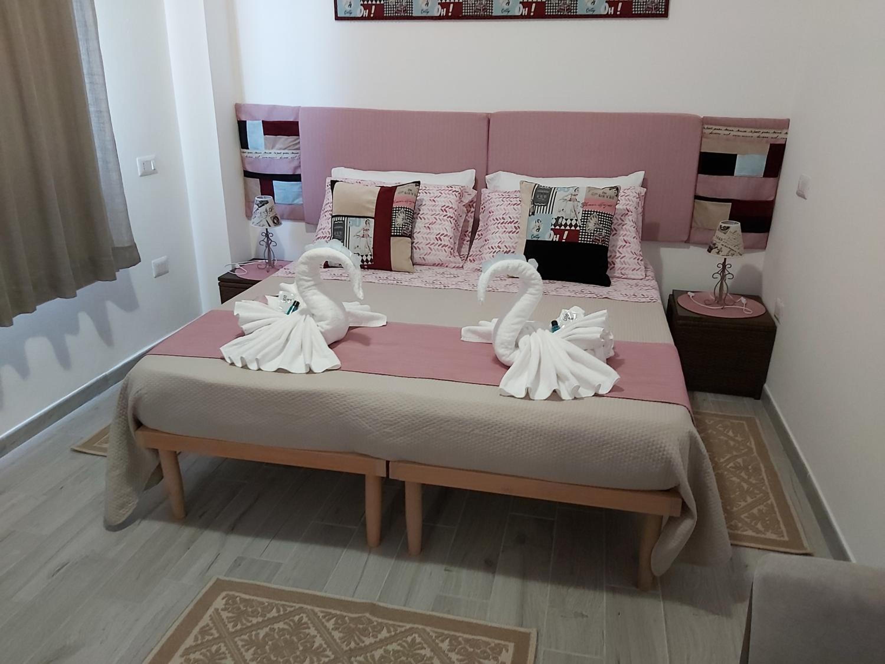 One-Bedroom Apartment - Photo 7