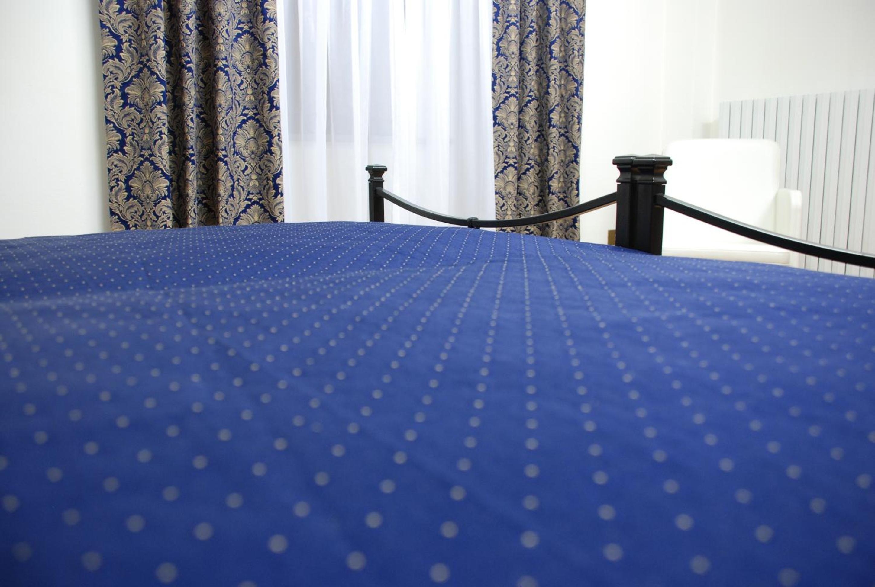 Double or Twin Room - Photo 14