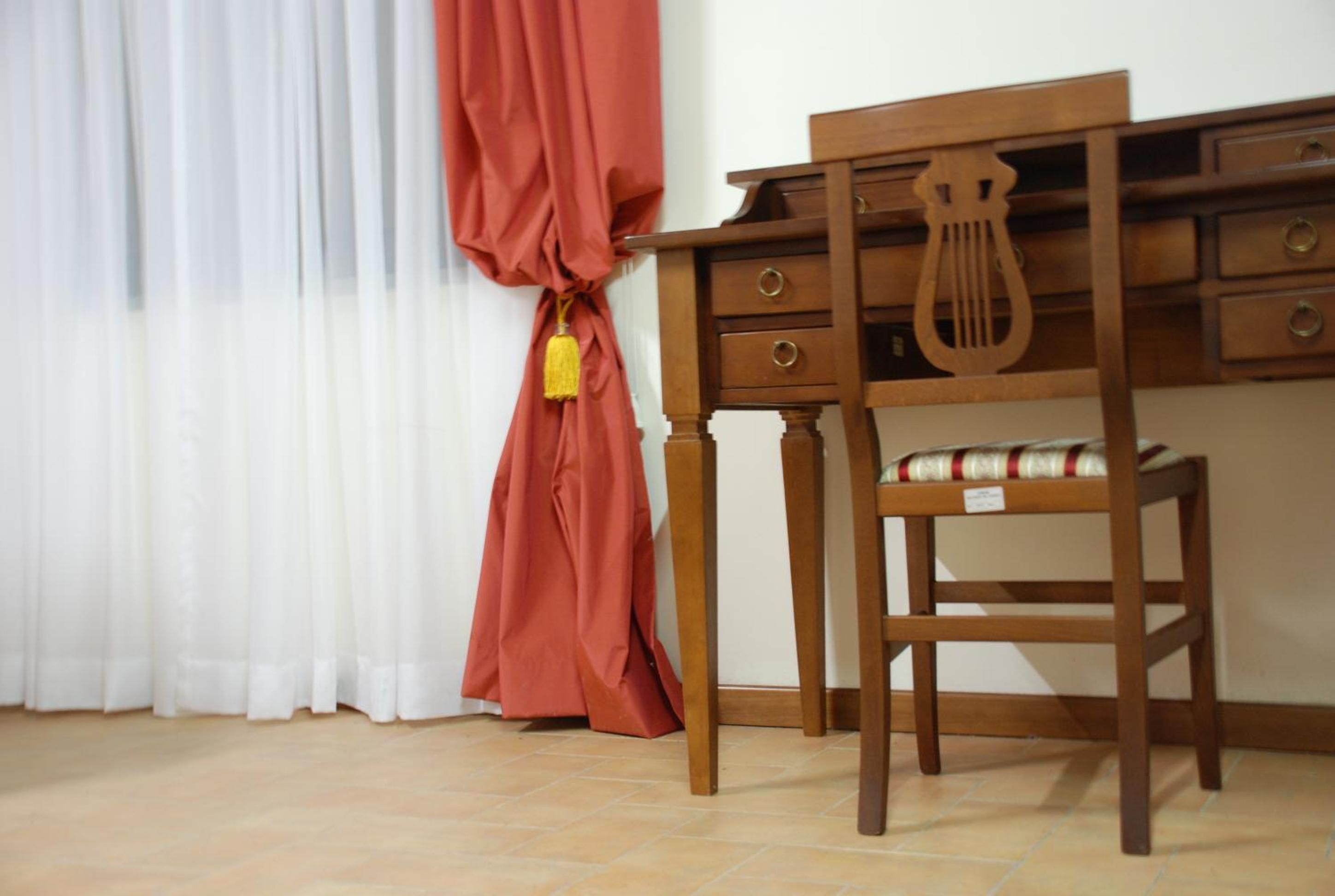 Double or Twin Room - Photo 6