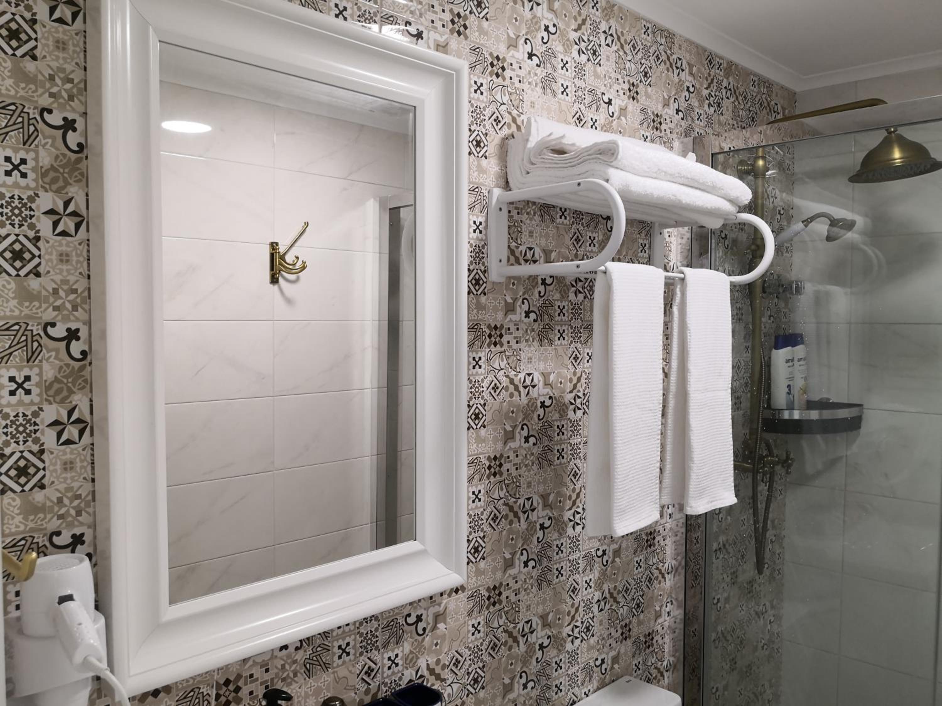 Double Room with Private Bathroom photo 3