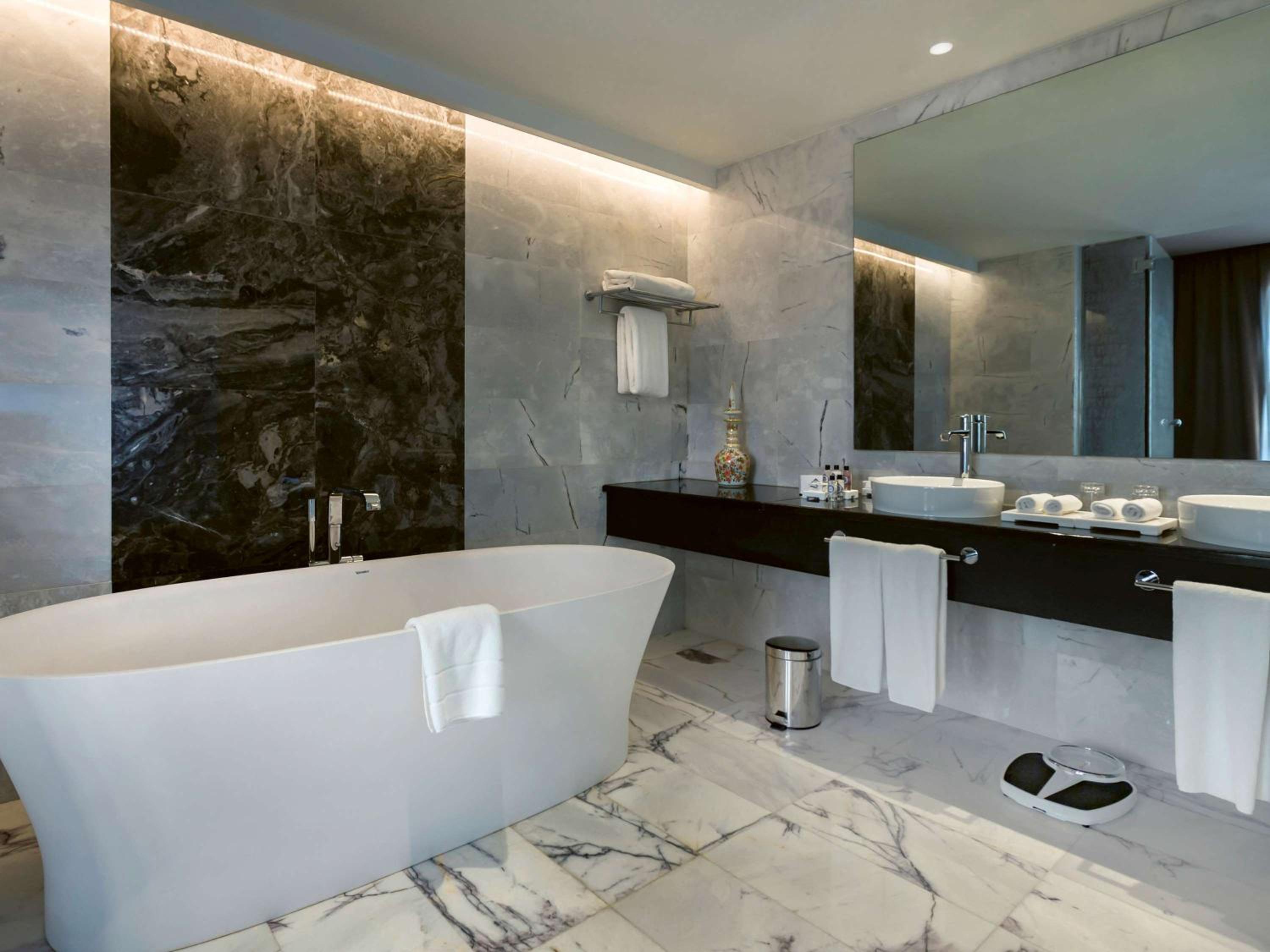 Presidential Suite with Lake View