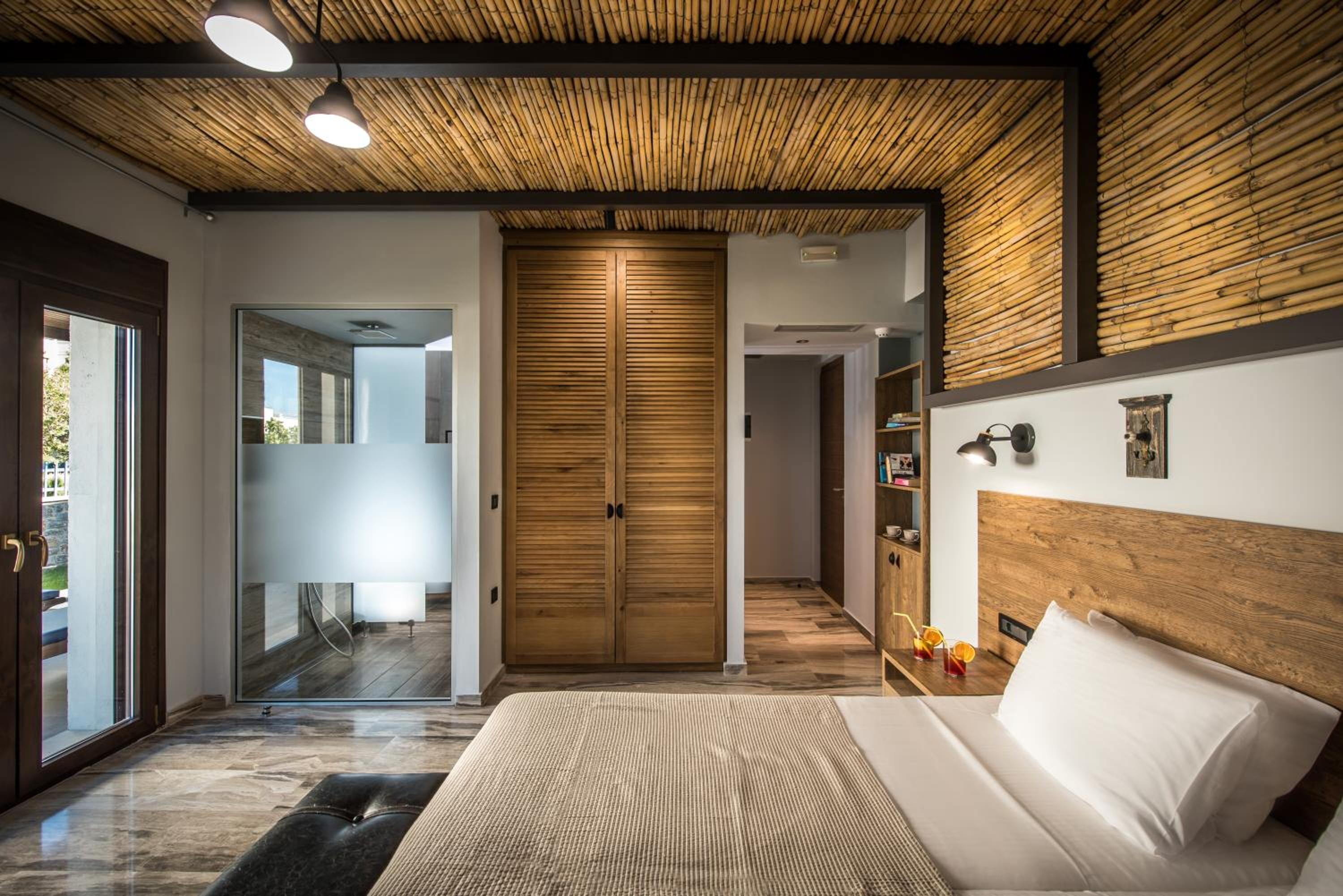 Deluxe Double Room with Shower