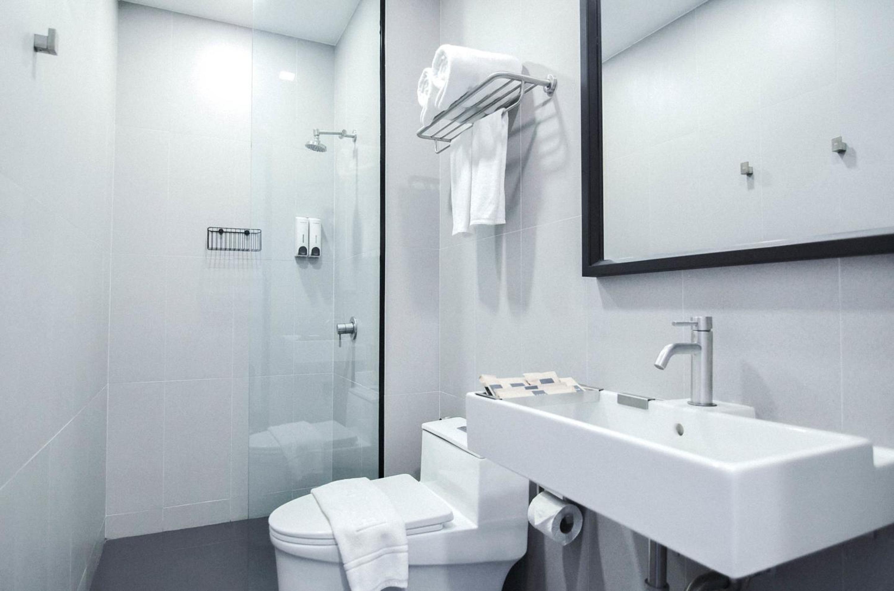 Standard Triple Room - Photo 8