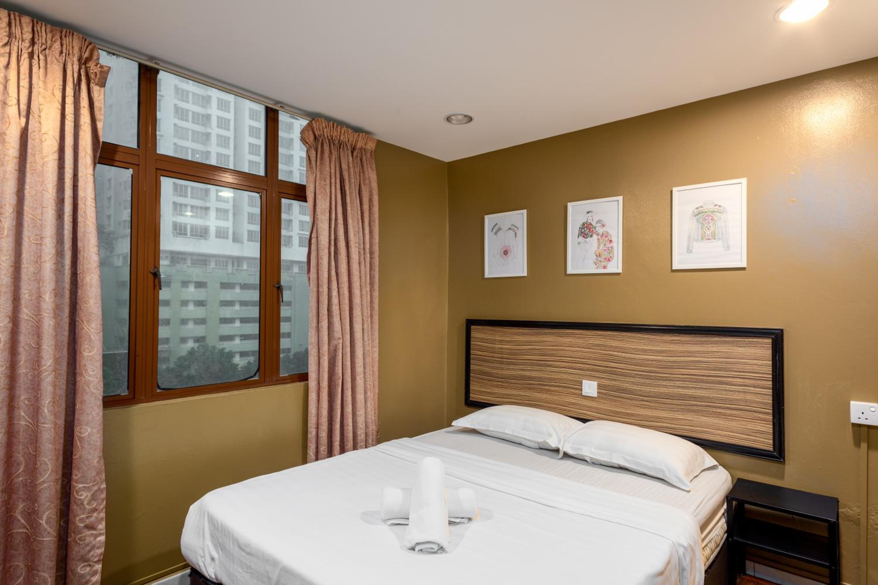 Standard Queen Room photo 2