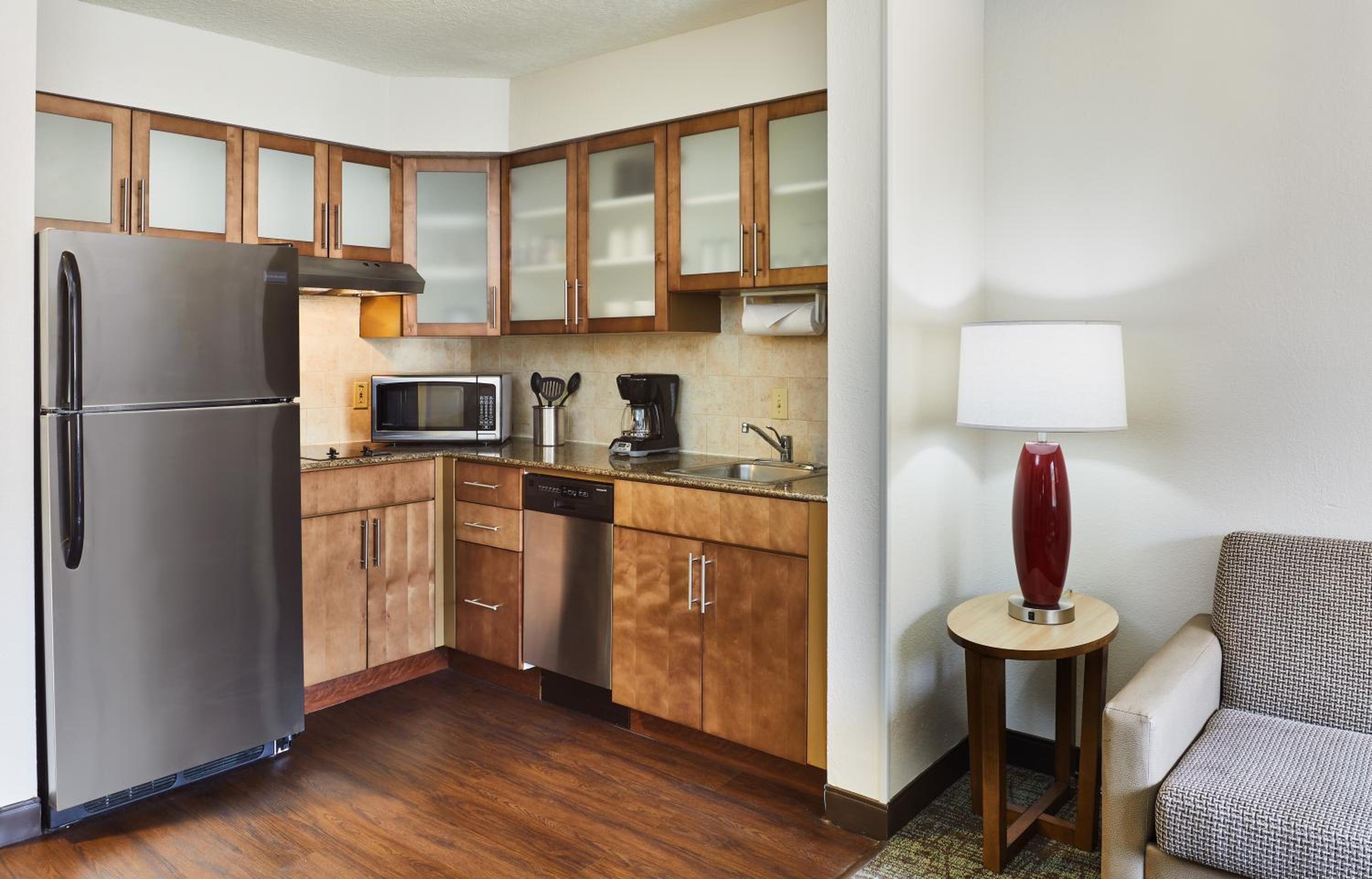 Queen Room with Two Queen Beds - Mobility Access Tub/Non-Smoking