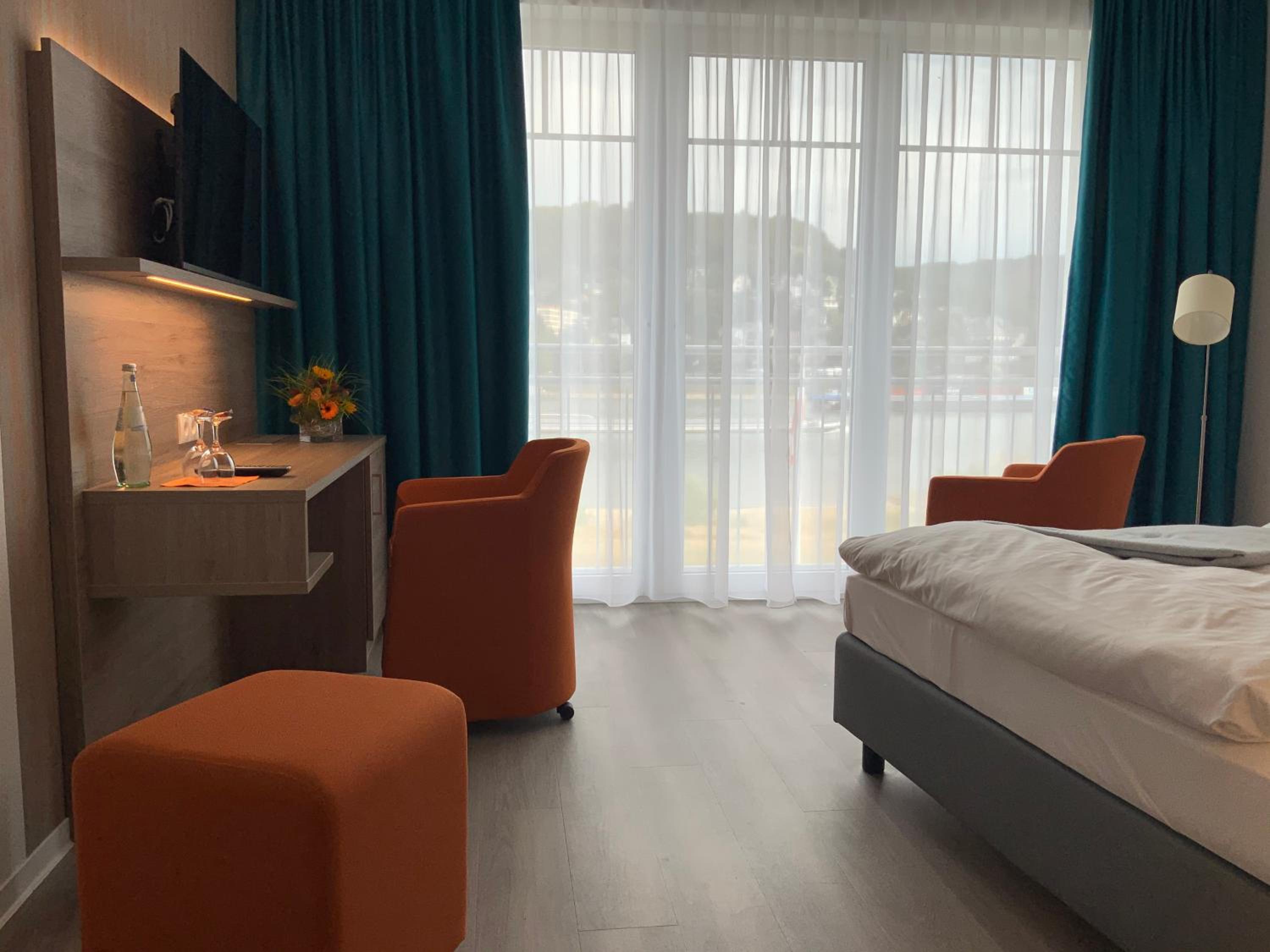 Deluxe Double Room with River View - Photo 8