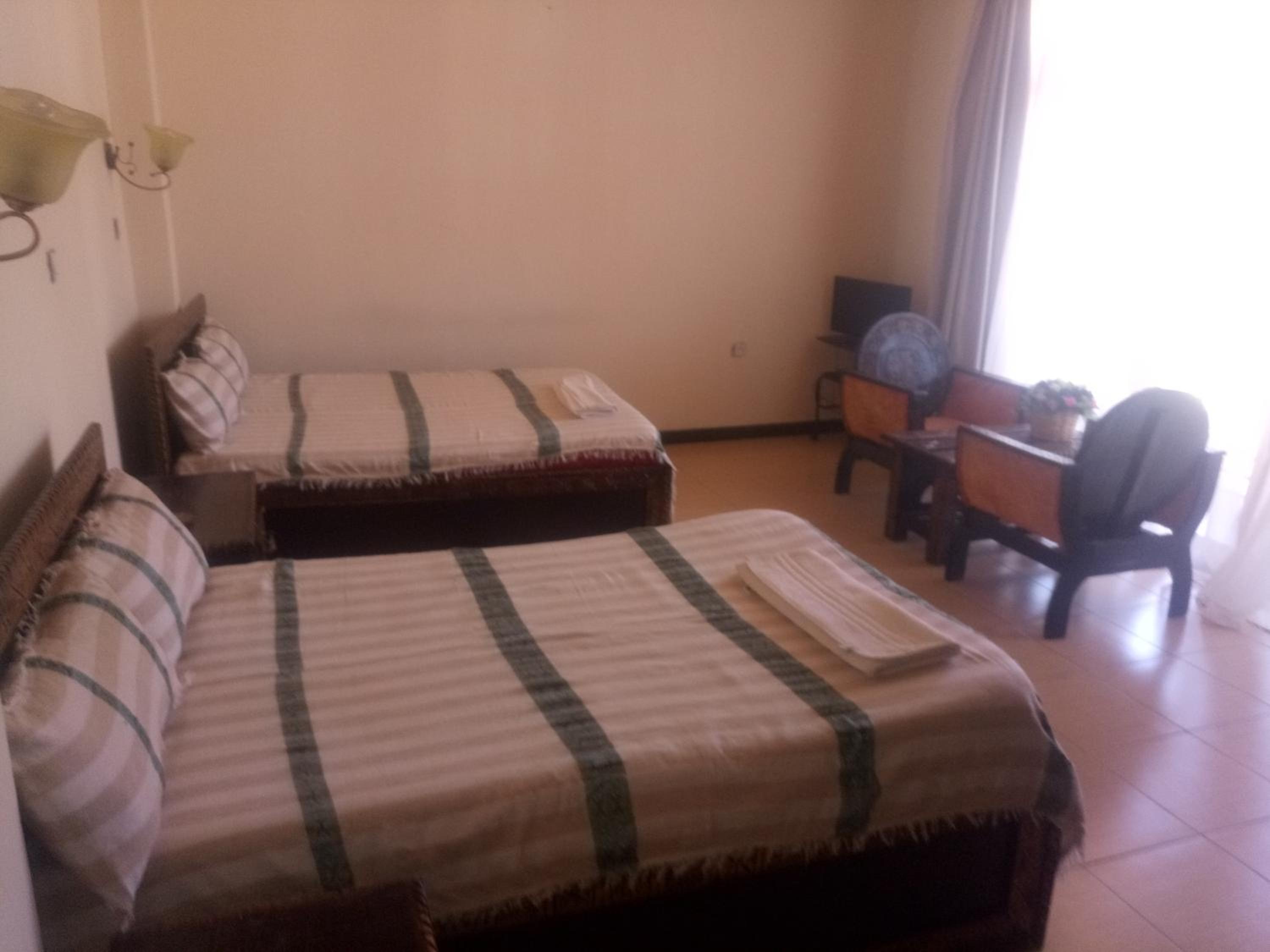 Deluxe Family Room