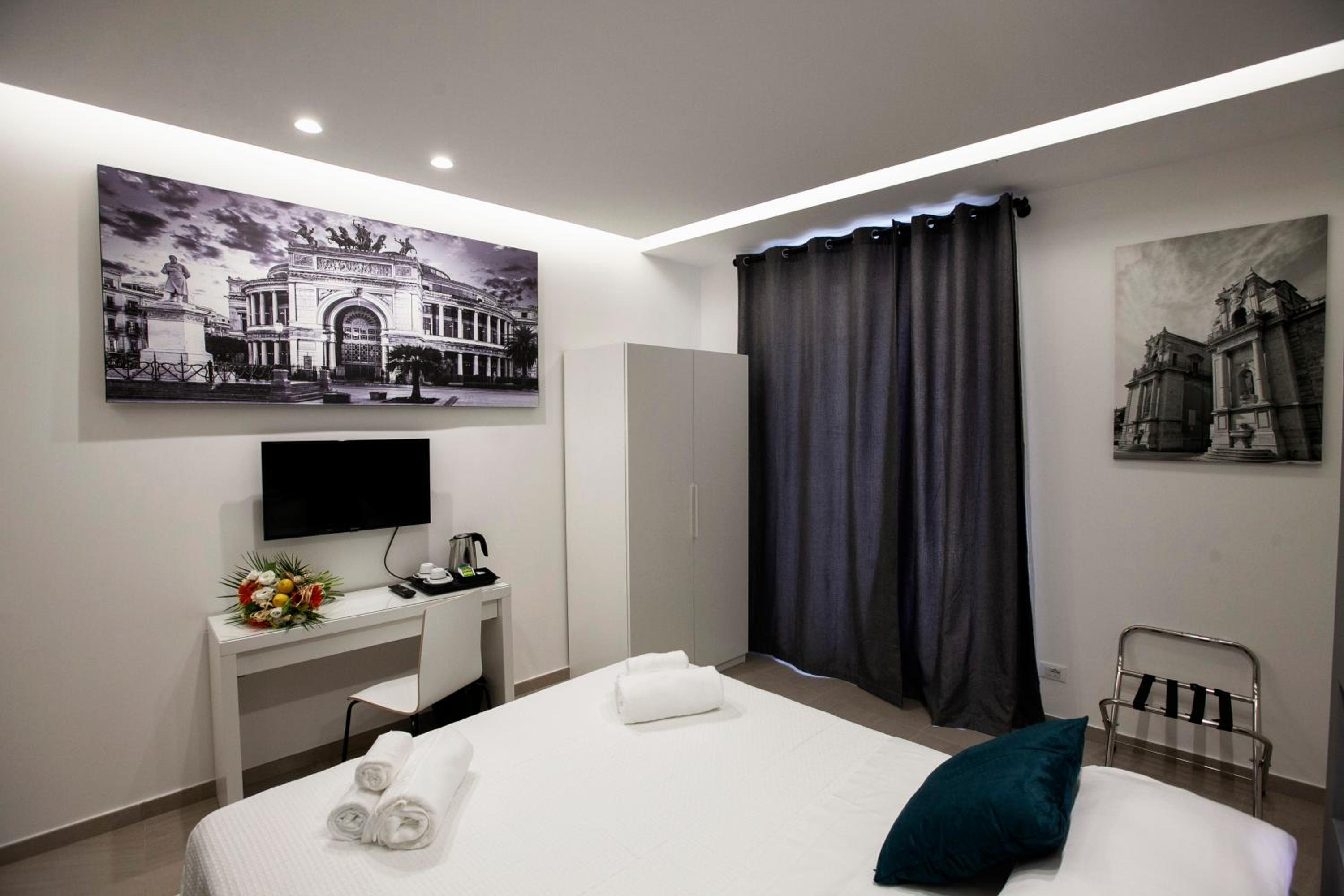 Triple Room with Balcony - Photo 2