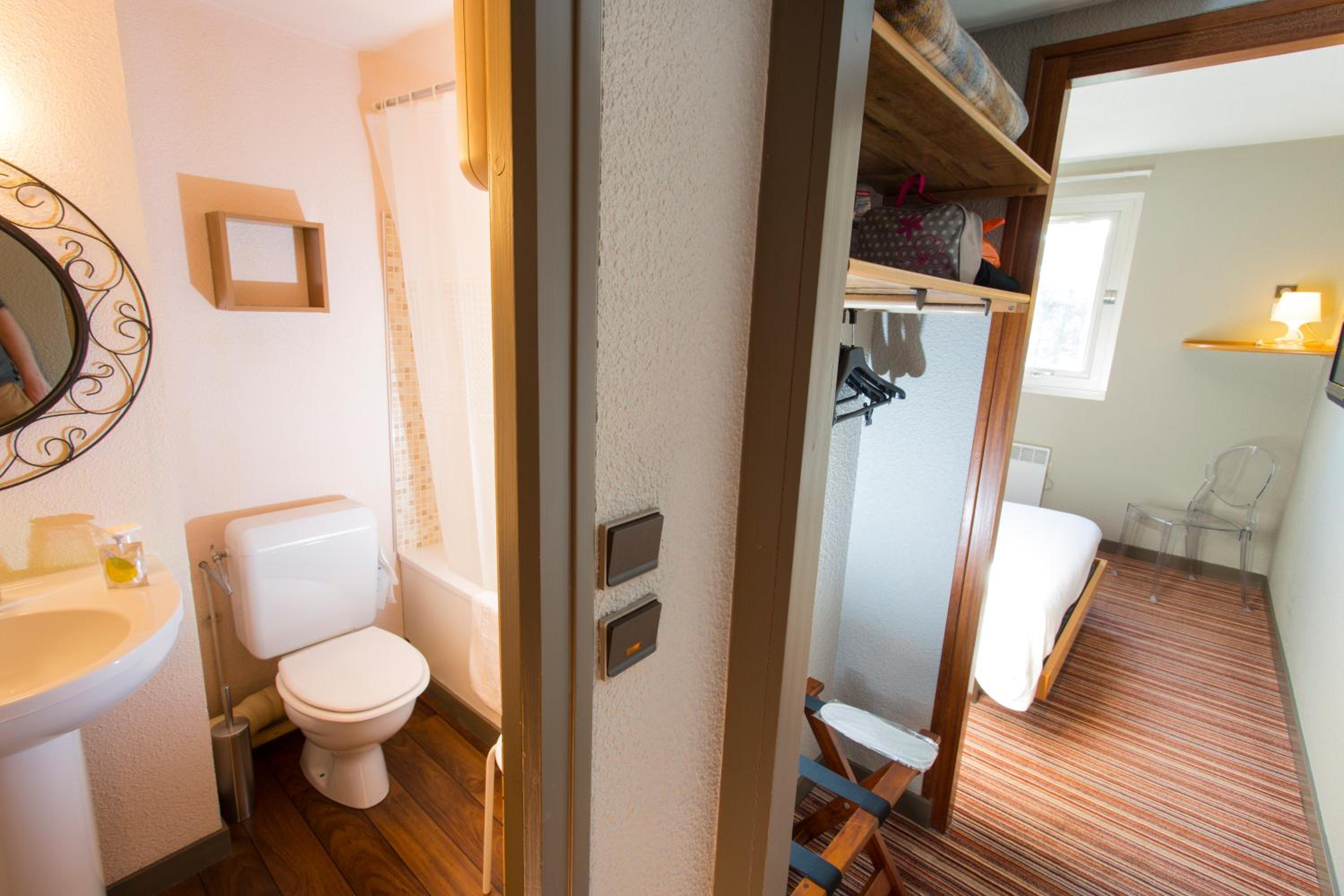 Double Room - Photo 5