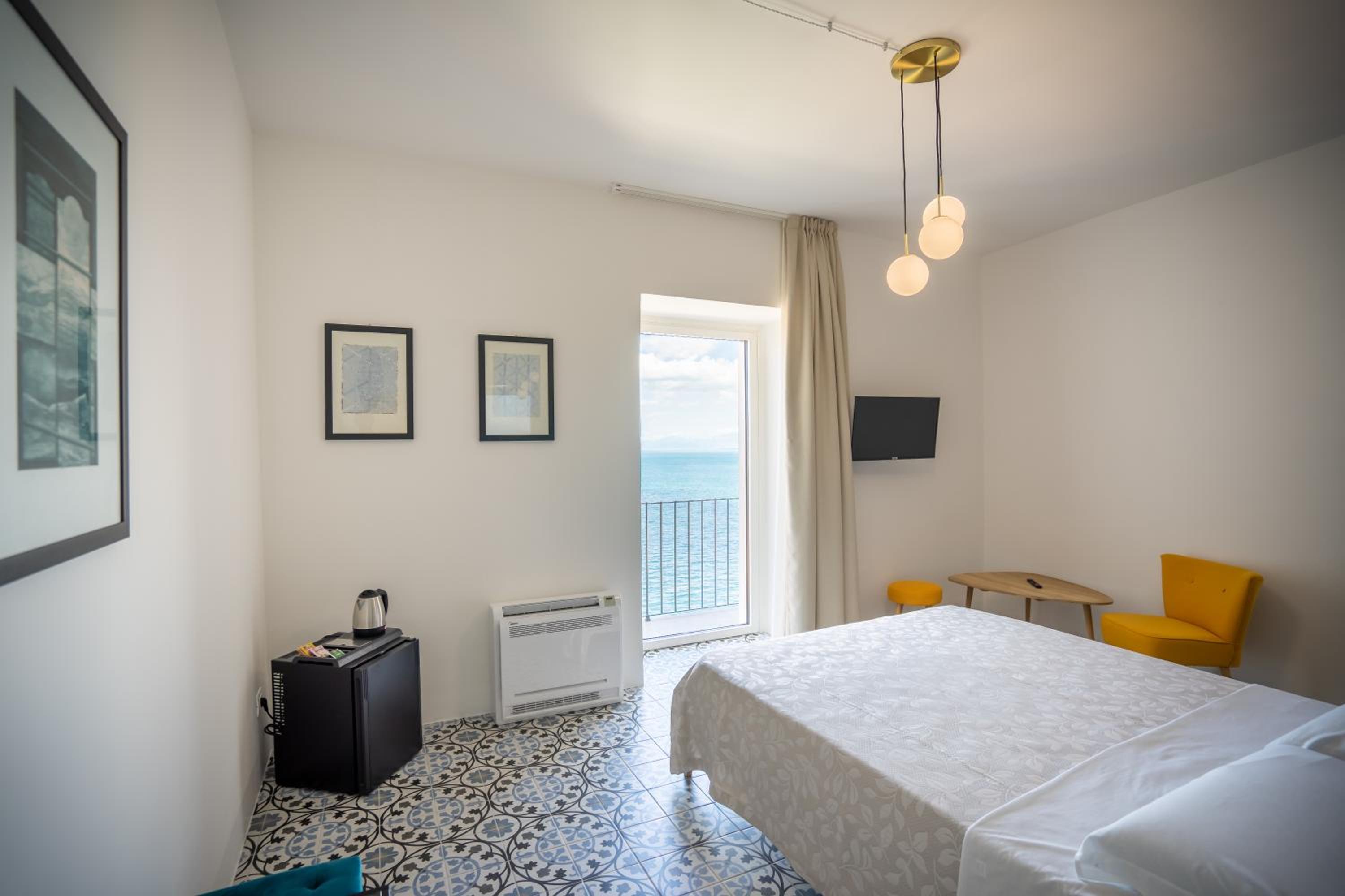 Deluxe Double Room with Sea View - Photo 1