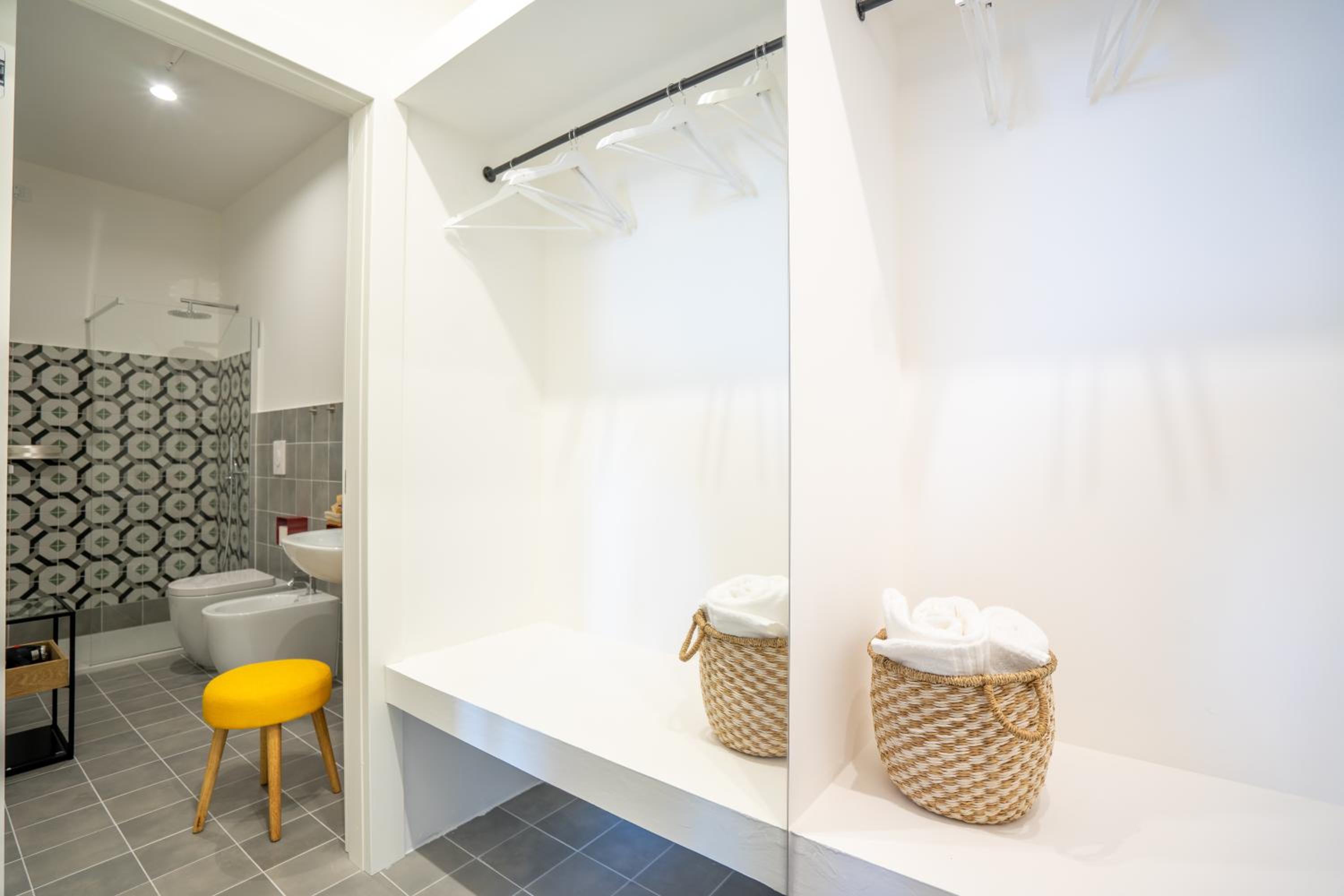Double Room with Sea View - Photo 3