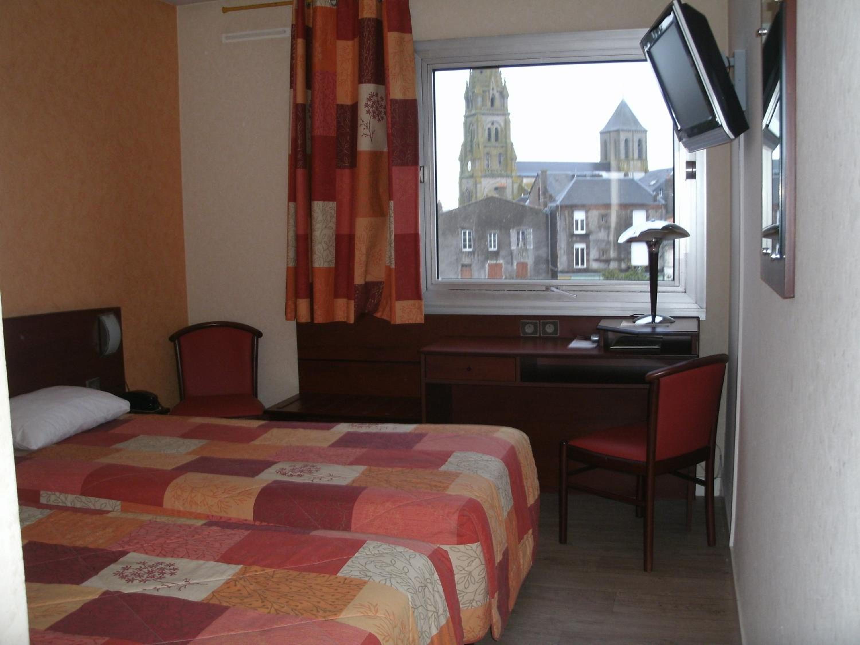 Twin Room With Shower