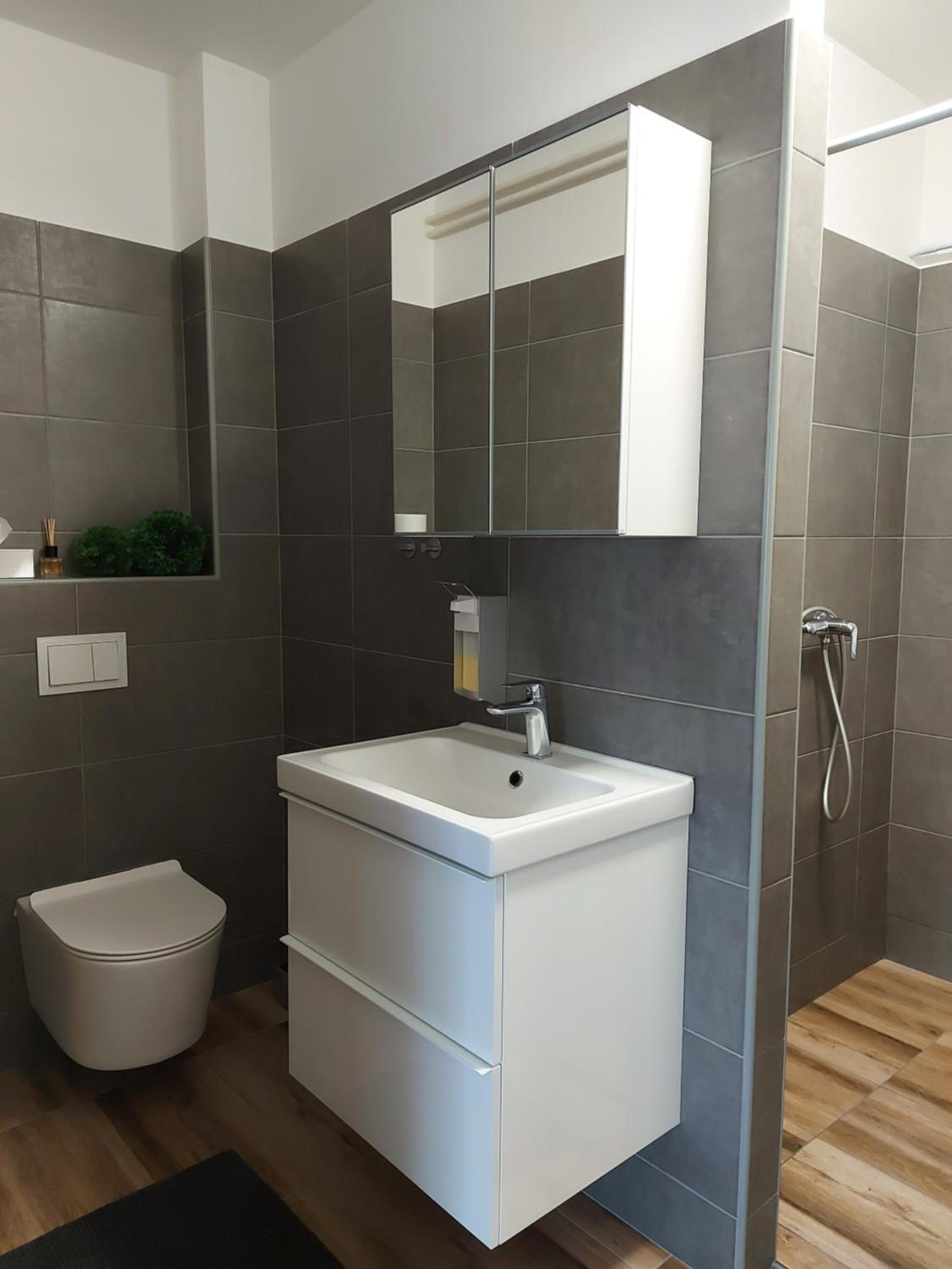 Double Room with Private Bathroom - Photo 2