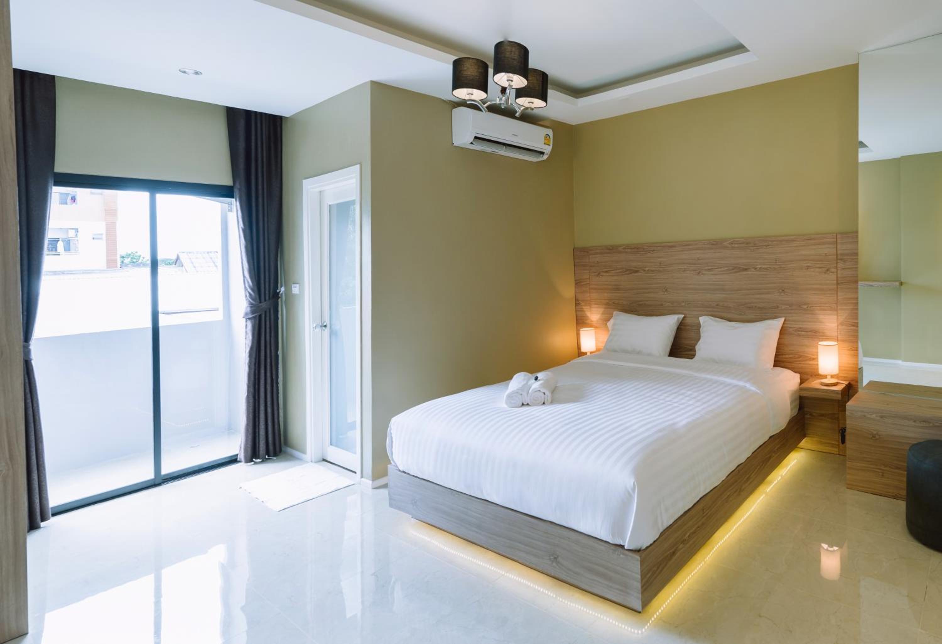 Superior King Room photo 2