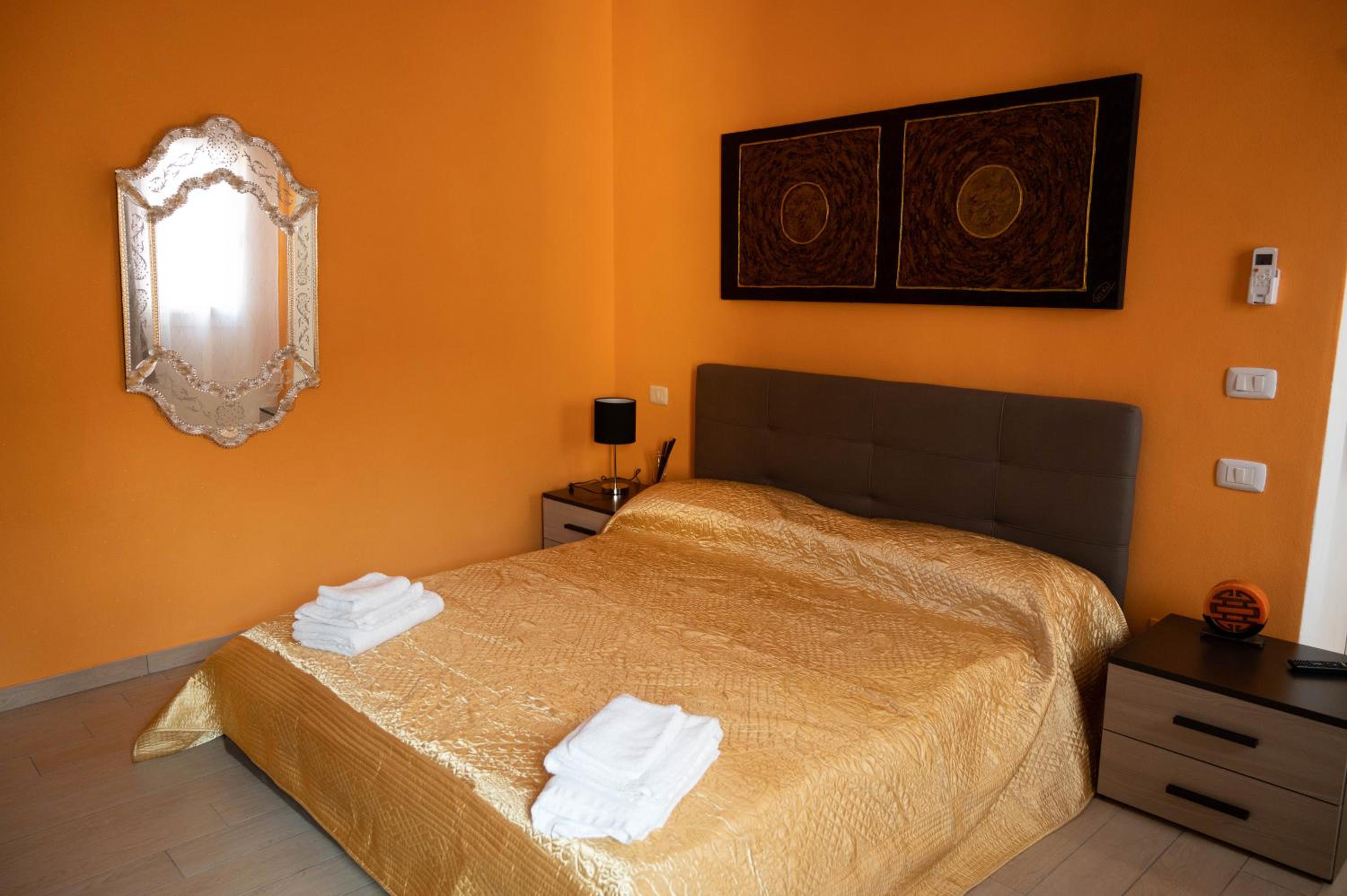 Deluxe Double Room with Balcony photo 1